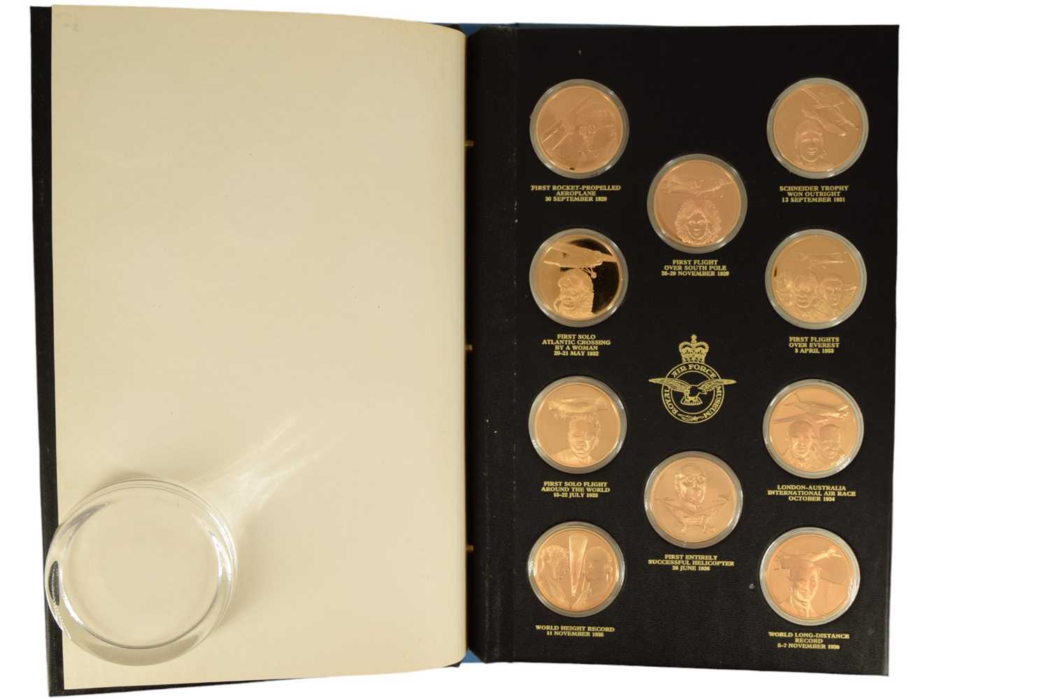 The History of Man in Flight bronze medal album for The Royal Airforce Museum by Franklin Mint Ltd - Image 12 of 15