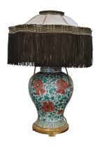 A fine vintage table lamp, its base a Chinese famille vert covered vase on gilt metal stand,