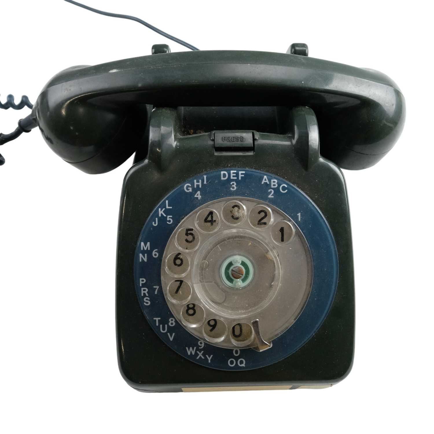 Eight 700 series rotary dial telephones, models 706 L, 706 F, 746 GNA and 746 GEN - Image 6 of 9