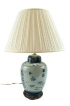 A late 20th Century ginger jar style ceramic table lamp, 37 cm to socket