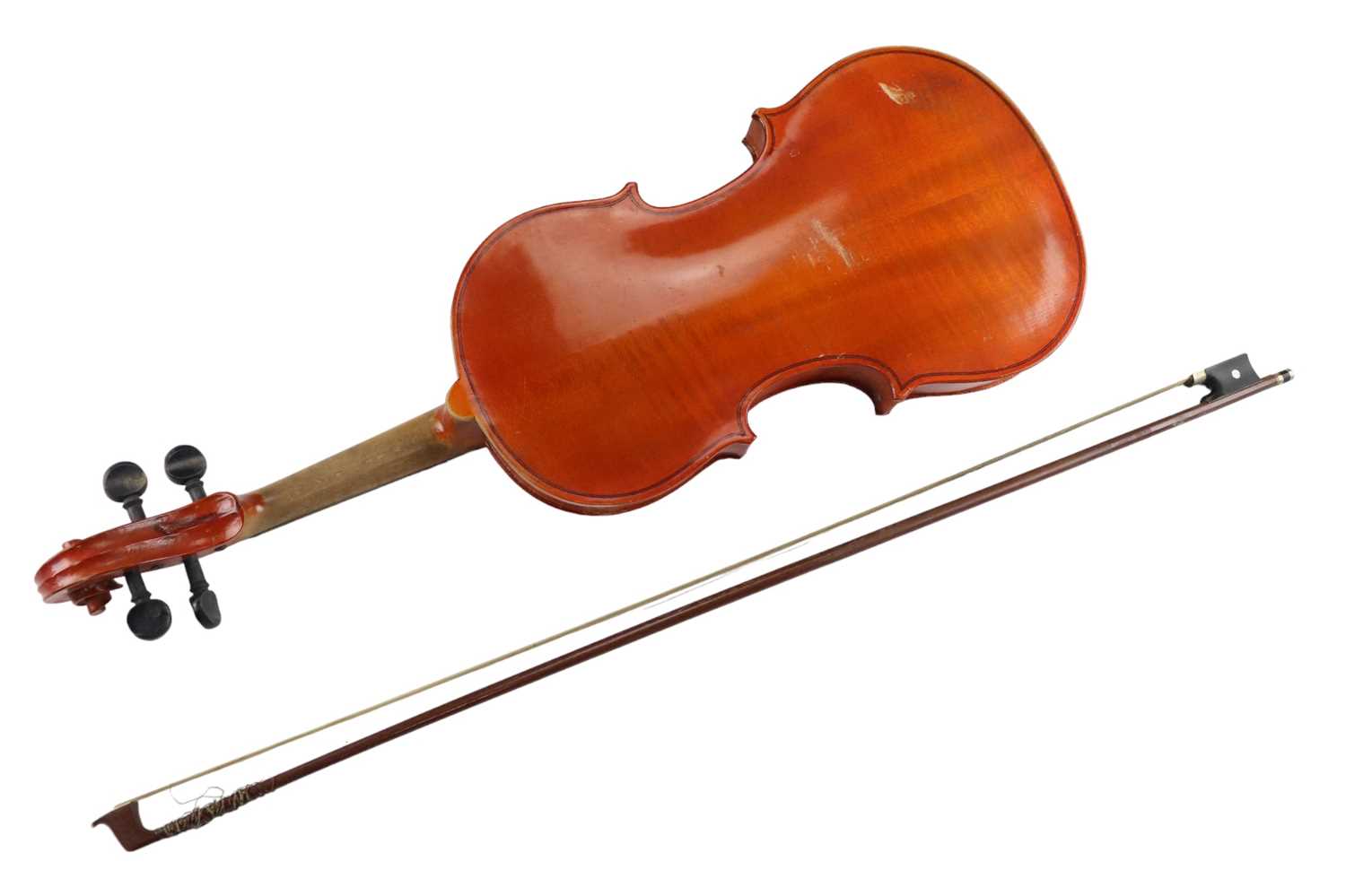 A Czecko-Slovakian cased violin and bow bearing a label reading "copy of Antonius Stradivarius", - Bild 3 aus 4