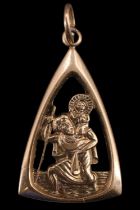 A 9 ct gold St Christopher openwork pendant, Birmingham, 1972, 1.9 g, 23.5 x 13.5 mm excluding