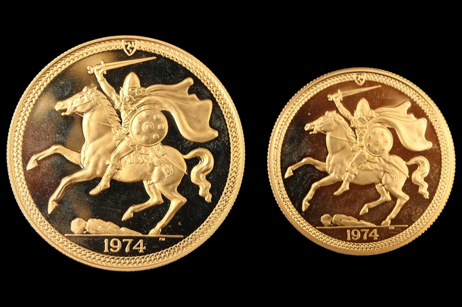 An Elizabeth II 1974 limited edition Isle of Man gold coin proof set, including £5, £2, sovereign - Image 3 of 6