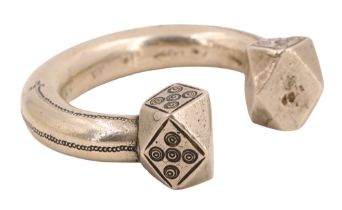 A Nubian nickel-alloy bracelet, North Sudan / Egypt, 8 x 7 cm