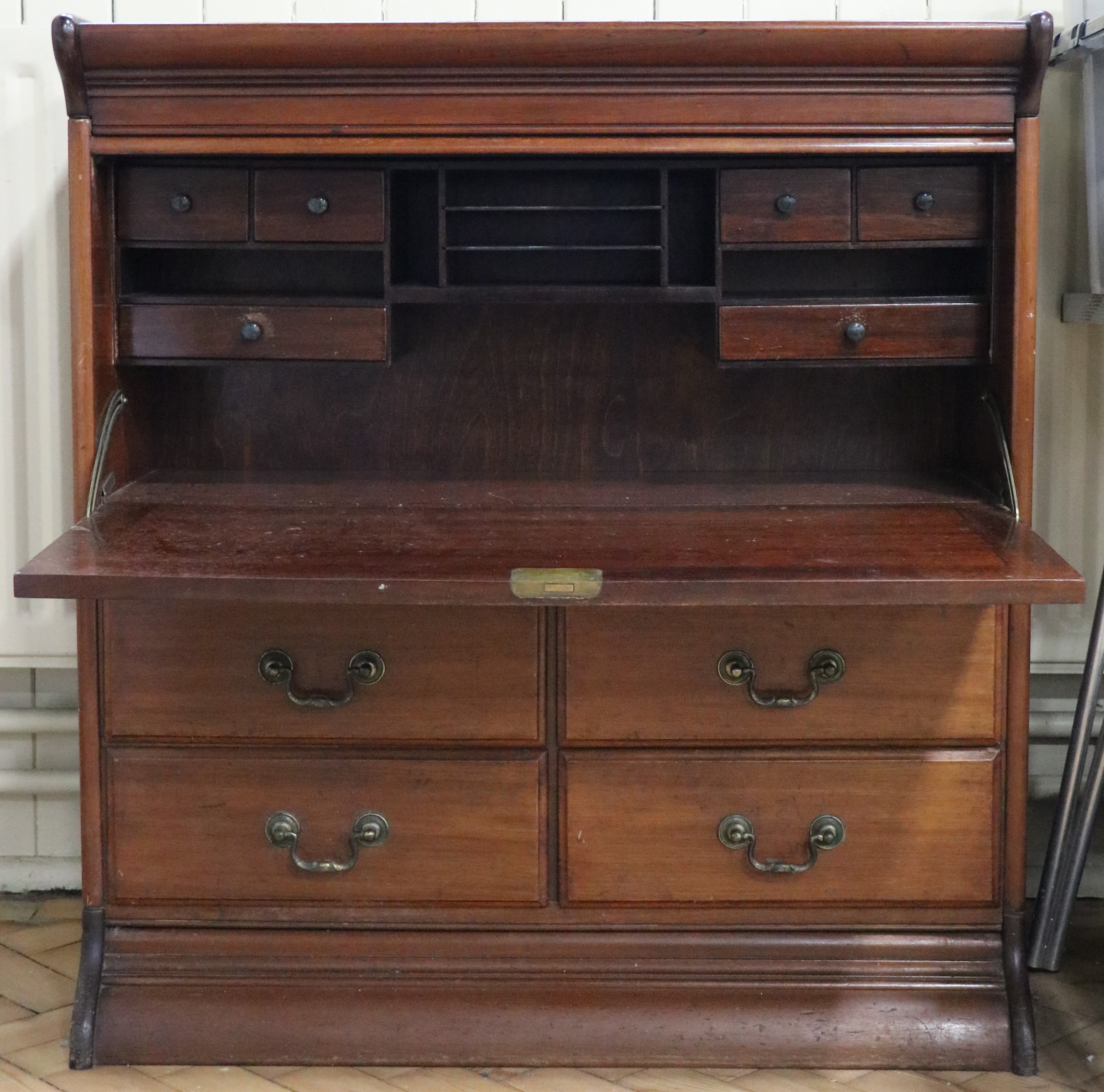 A 1920s Globe-Wernicke mahogany sectional pediment, fall-front bureau stage, drawers and base - Image 2 of 4
