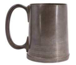 A Tudric Pewter tankard for Liberty & Co, 11.5 cm