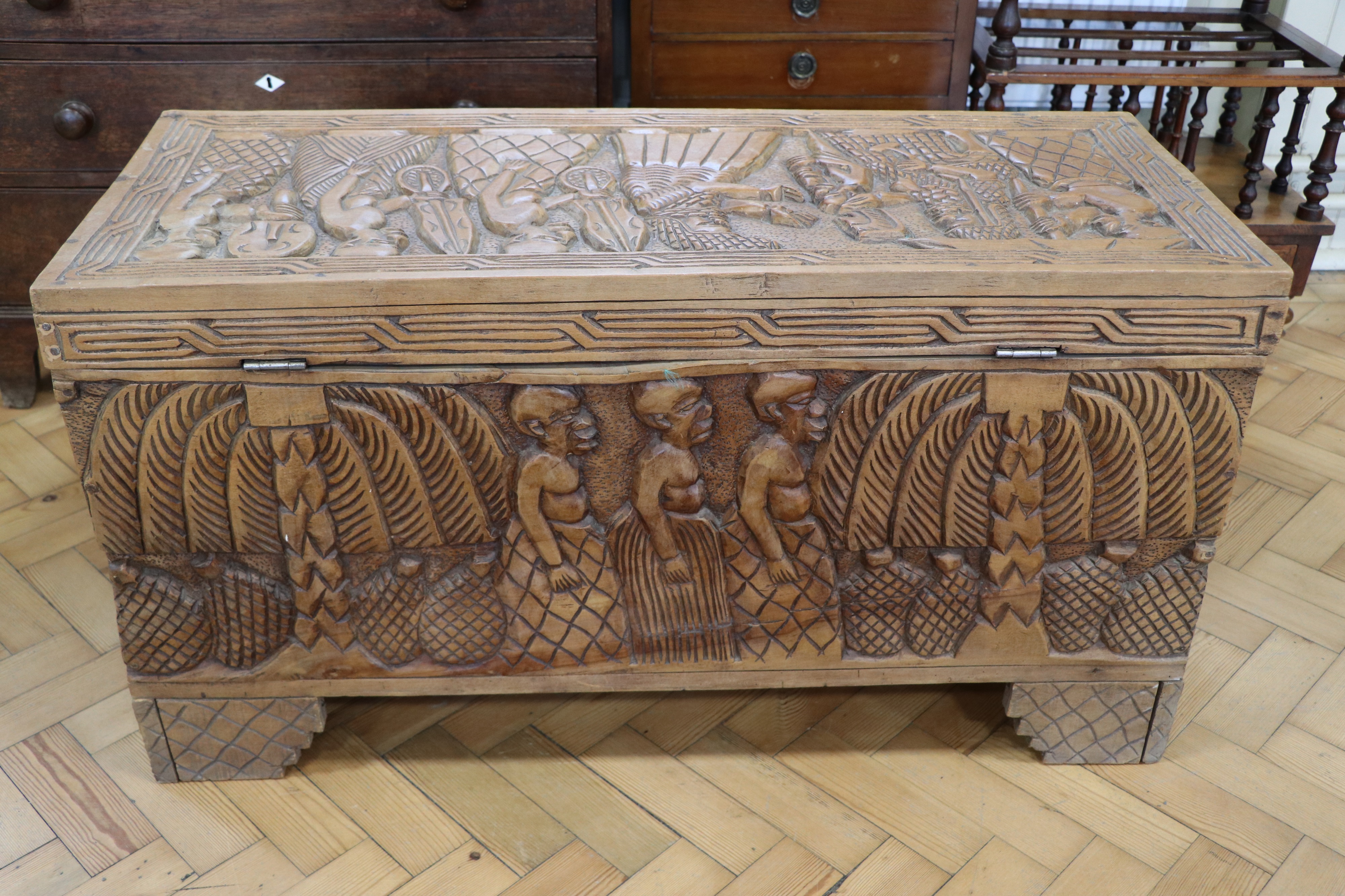 A mid-20th Century Nigerian carved hardwood chest, 103 cm x 42 cm x 56 cm - Image 5 of 5
