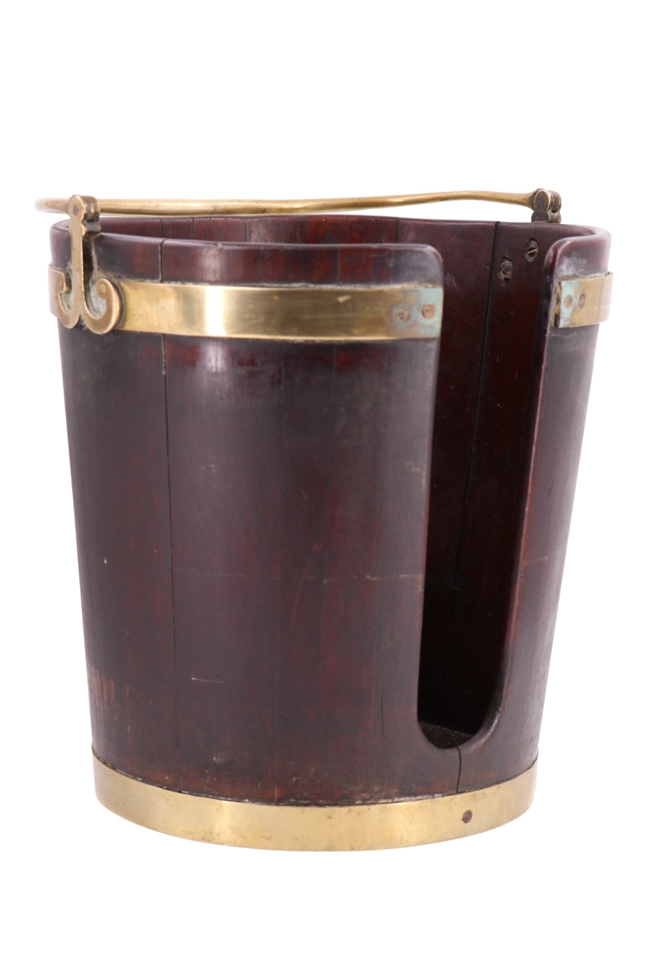 A pair of George III Irish brass-mounted mahogany plate buckets, 35 cm high (55 cm with swing - Image 7 of 8