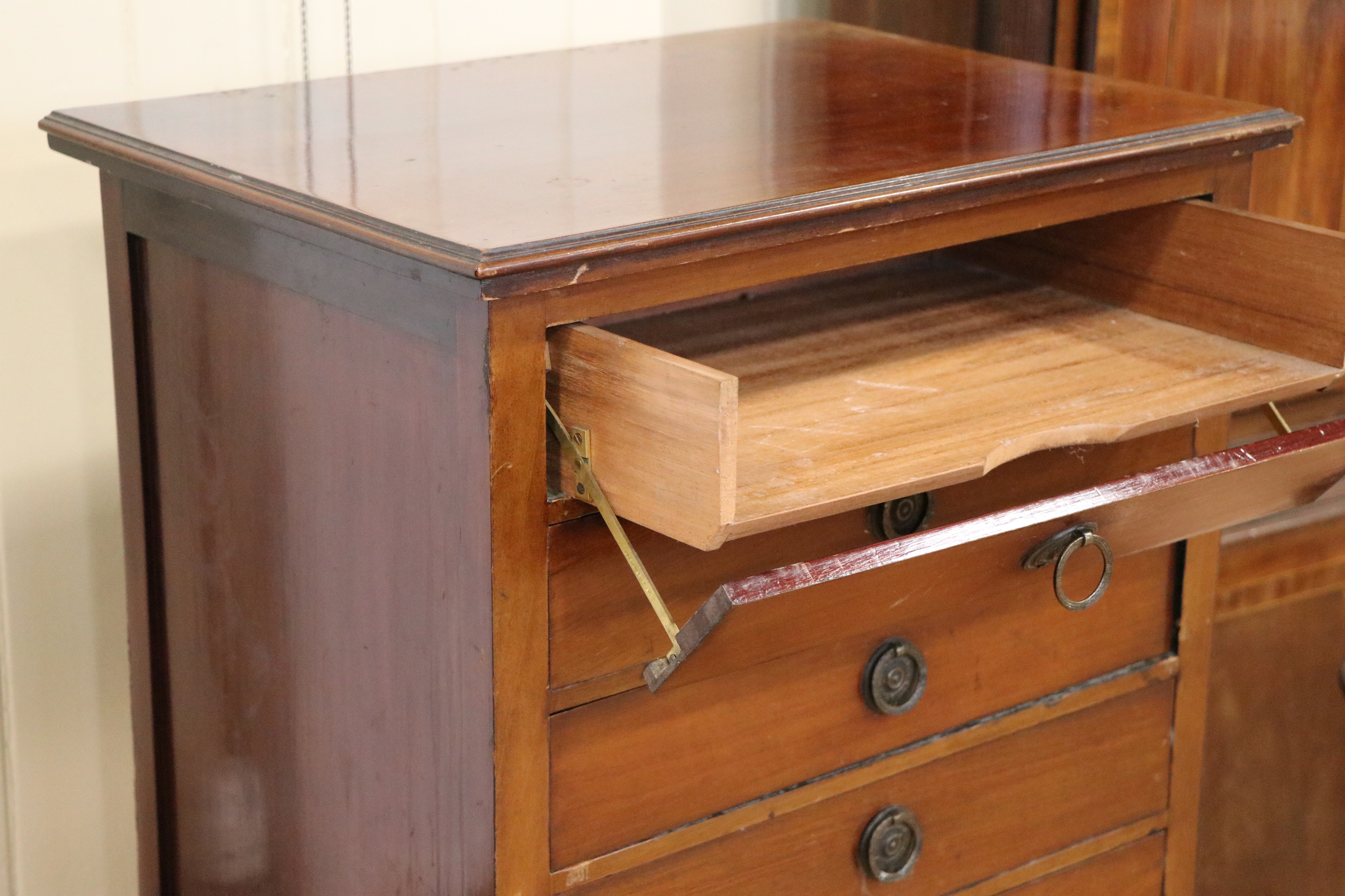 A George V Lidstone patent mahogany music cabinet, 52 cm x 37 cm x 90 cm - Image 4 of 4