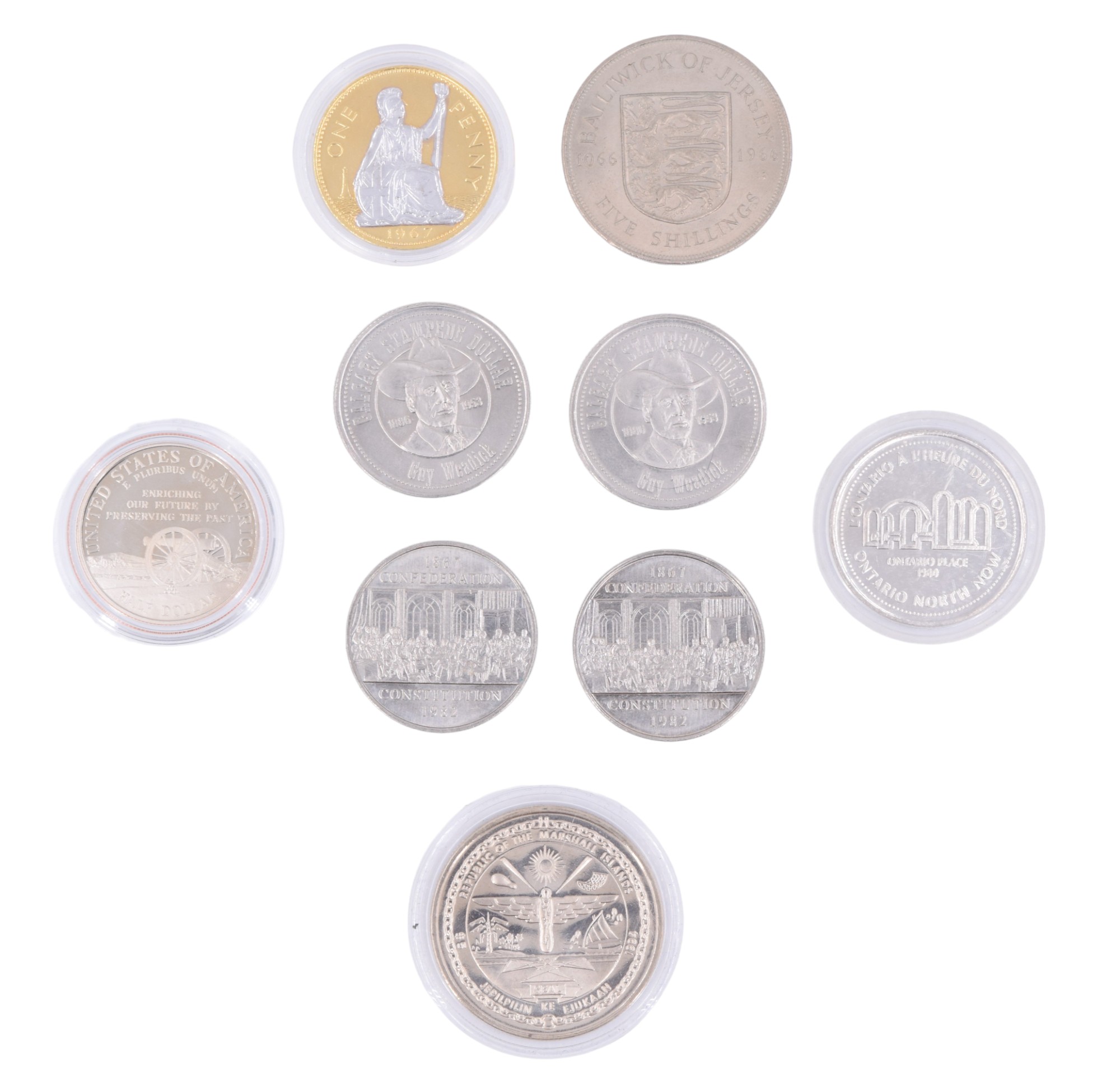 A group of commemorative coins and exonumia including a 2007 gold-plated silver Henry VIII five - Image 8 of 14