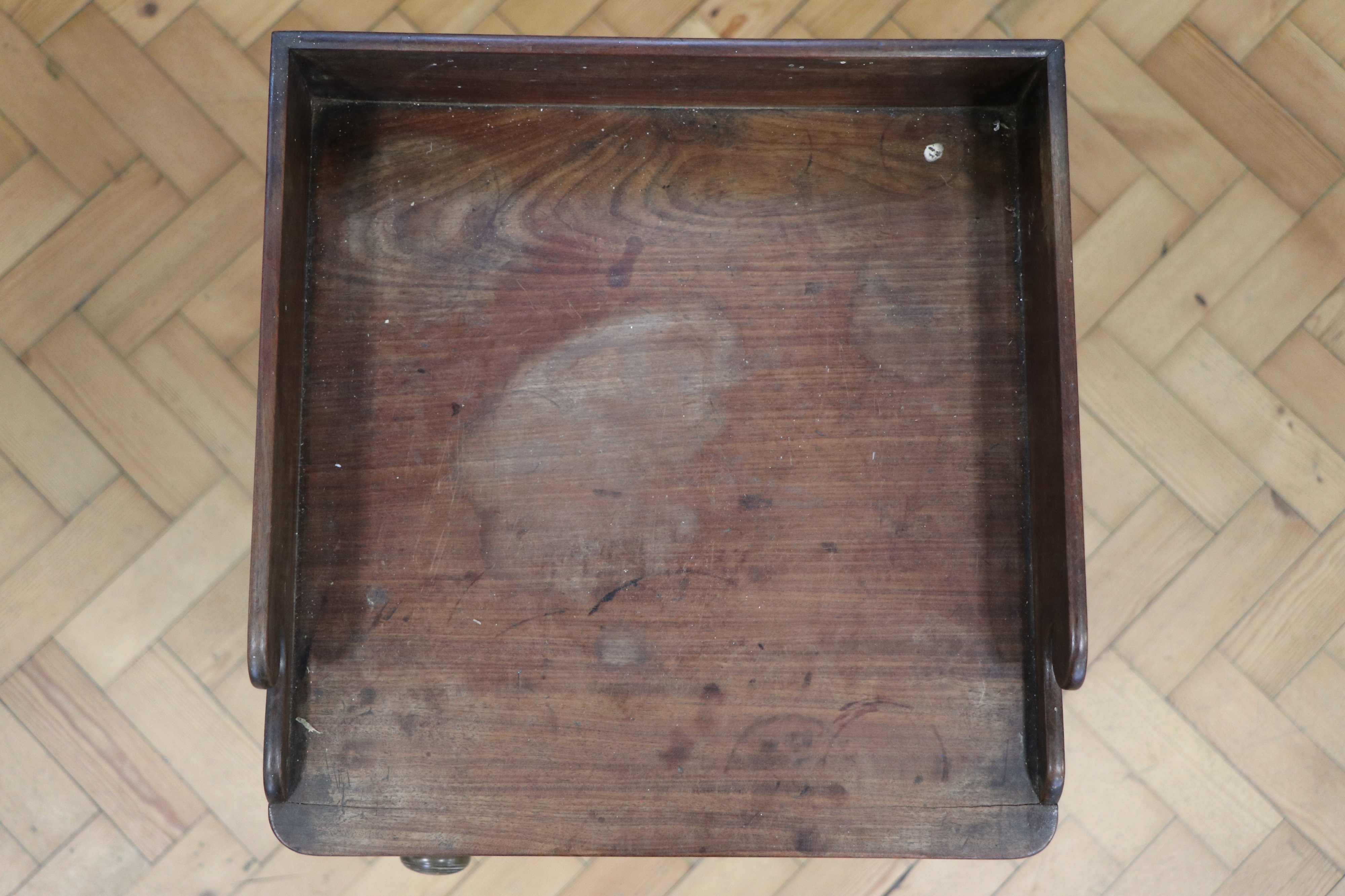 A Regency mahogany bedside pot cupboard, 38 cm x 39 cm x 87 cm - Image 2 of 5