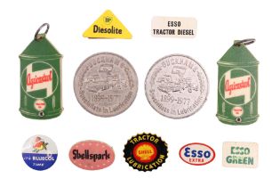 [ Classic car ] A small collection of petrochemical fuel and lubricant manufacturers' composition