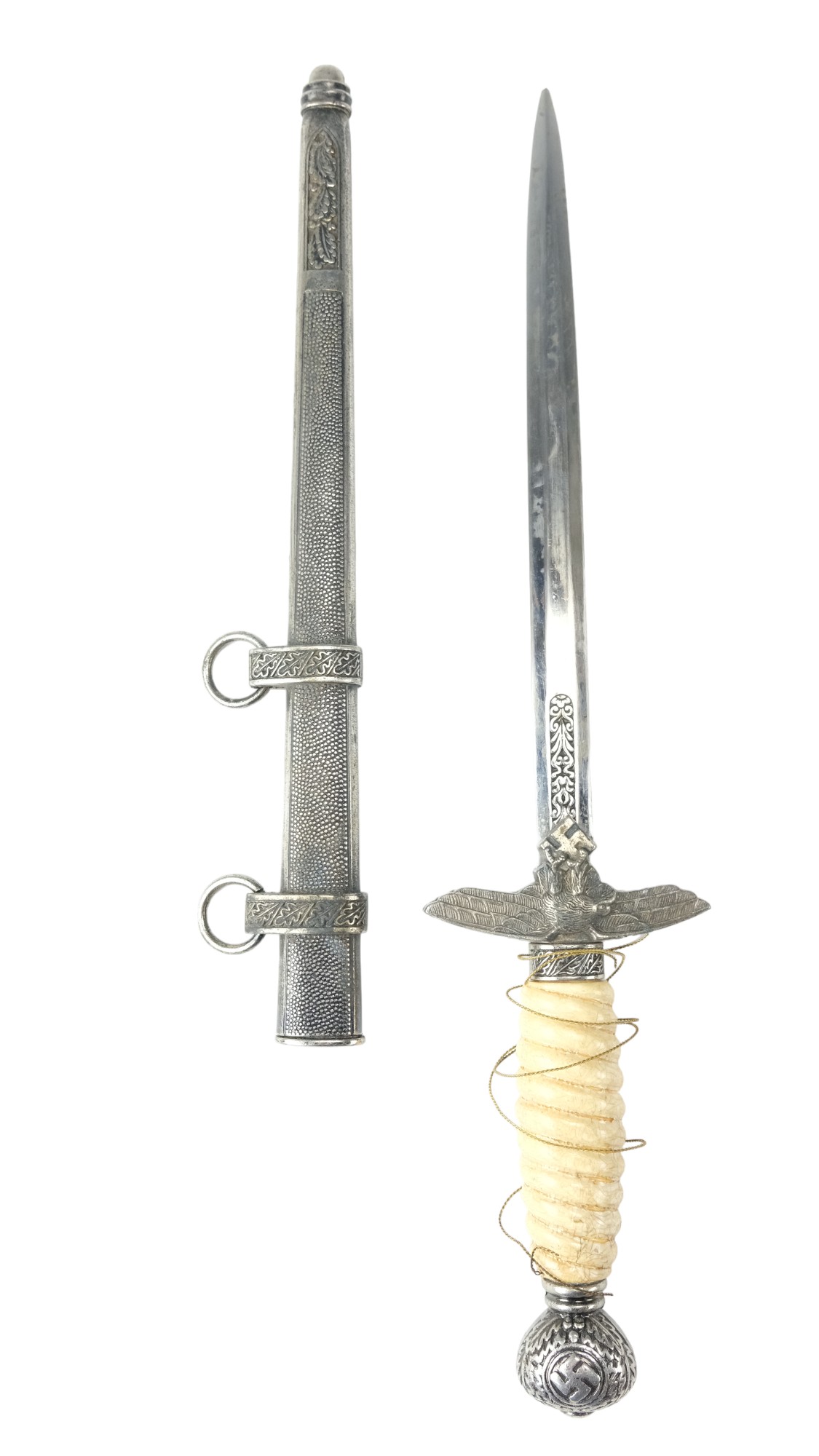 A Luftwaffe officer's sword and dagger together with a German K98 bayonet, (not period) - Image 6 of 8