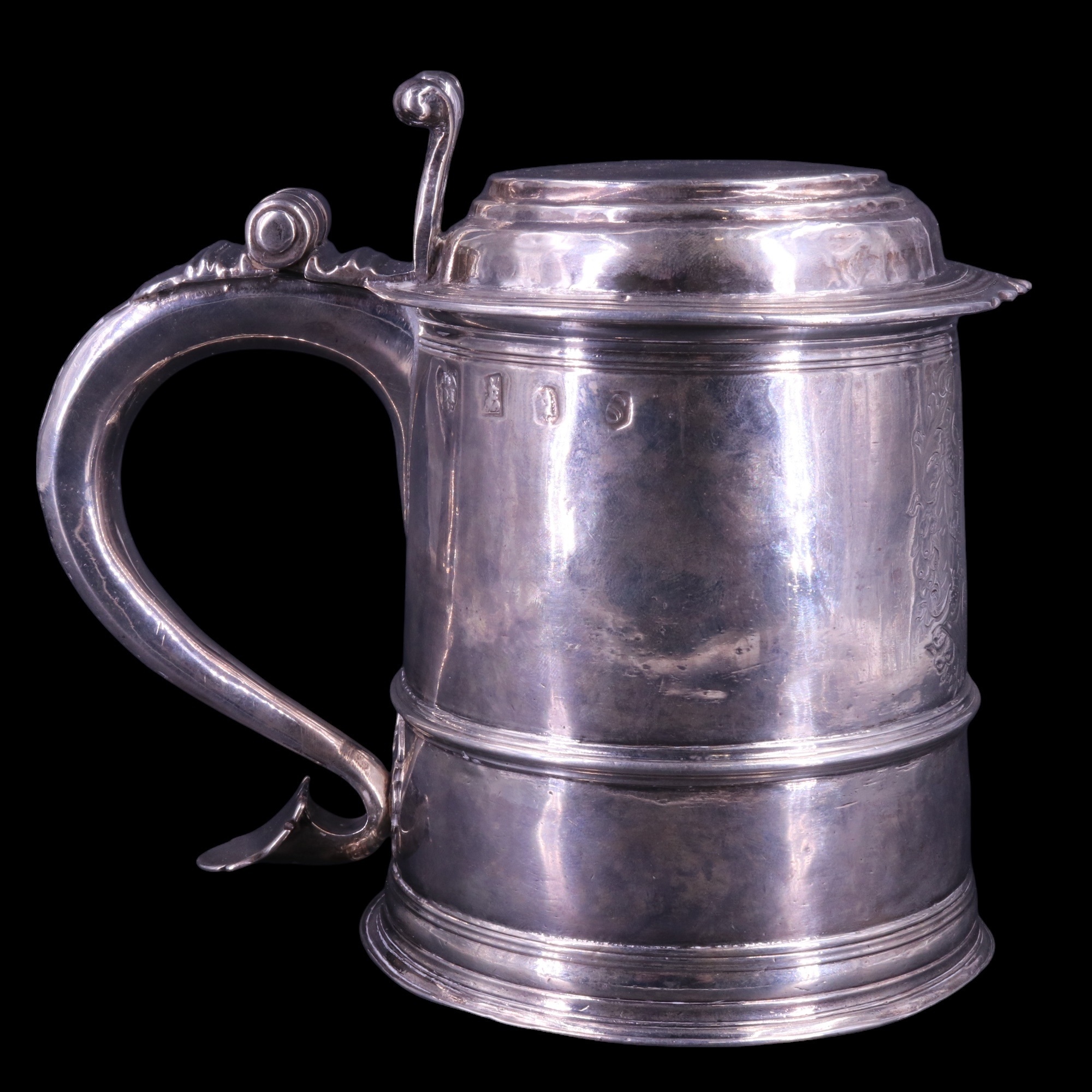 A William III silver lidded tankard, of typical subtly tapered form, its flat-topped lid having a - Image 2 of 23