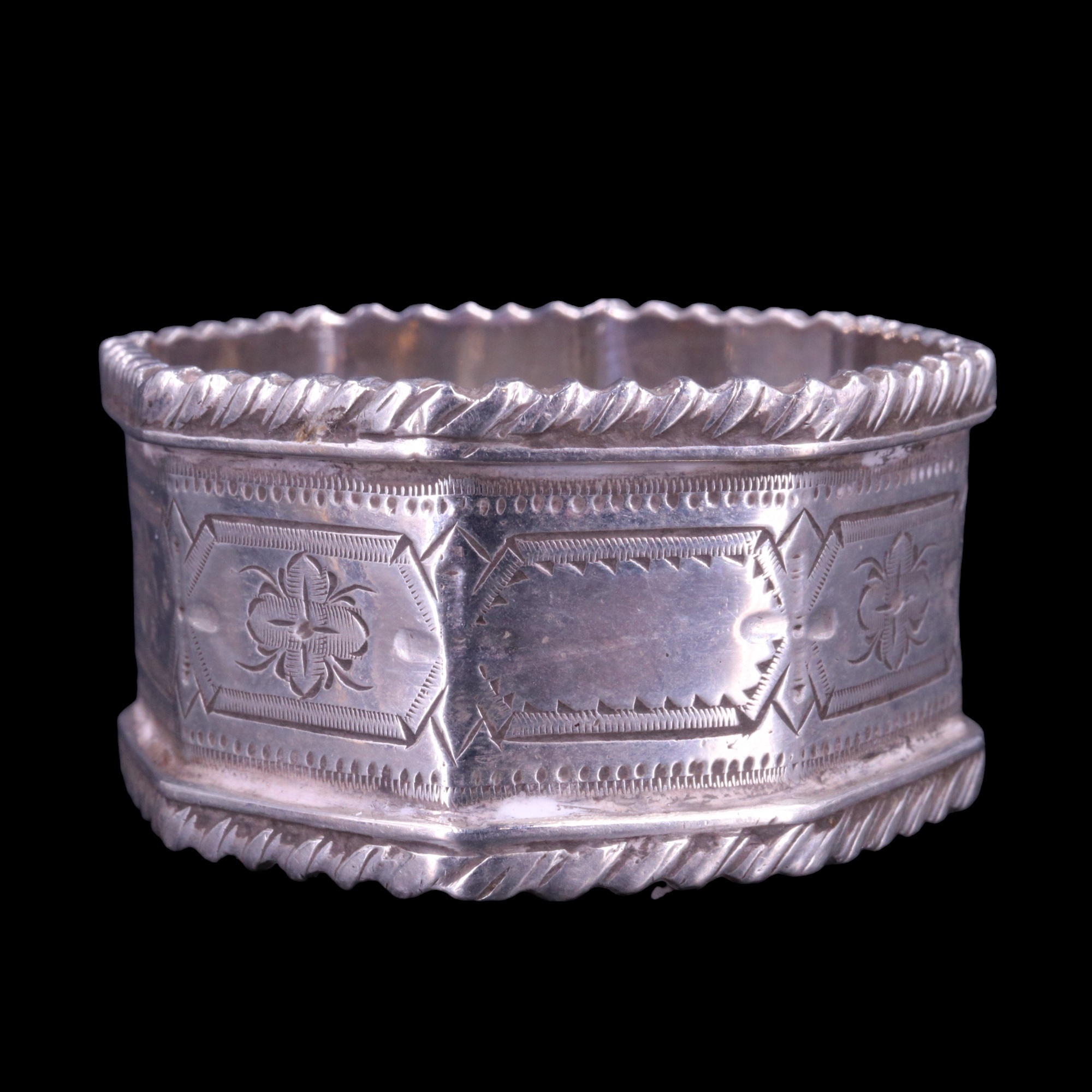 Two silver napkin rings, 61 g - Image 2 of 5