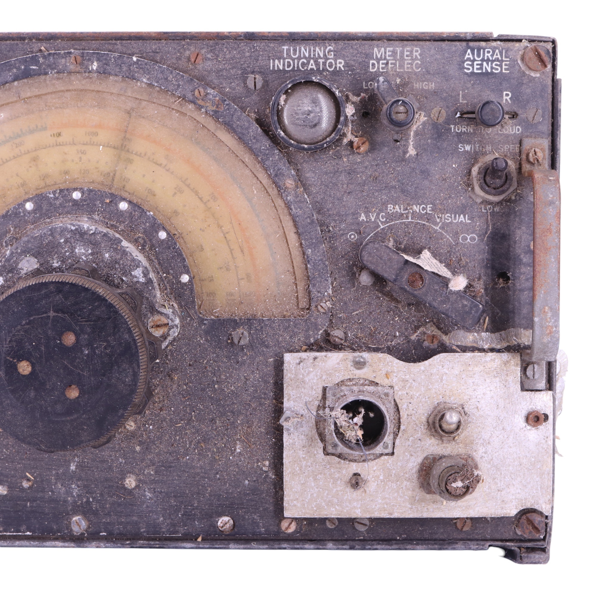 A Second World War RAF R1155 radio receiver - Image 4 of 5