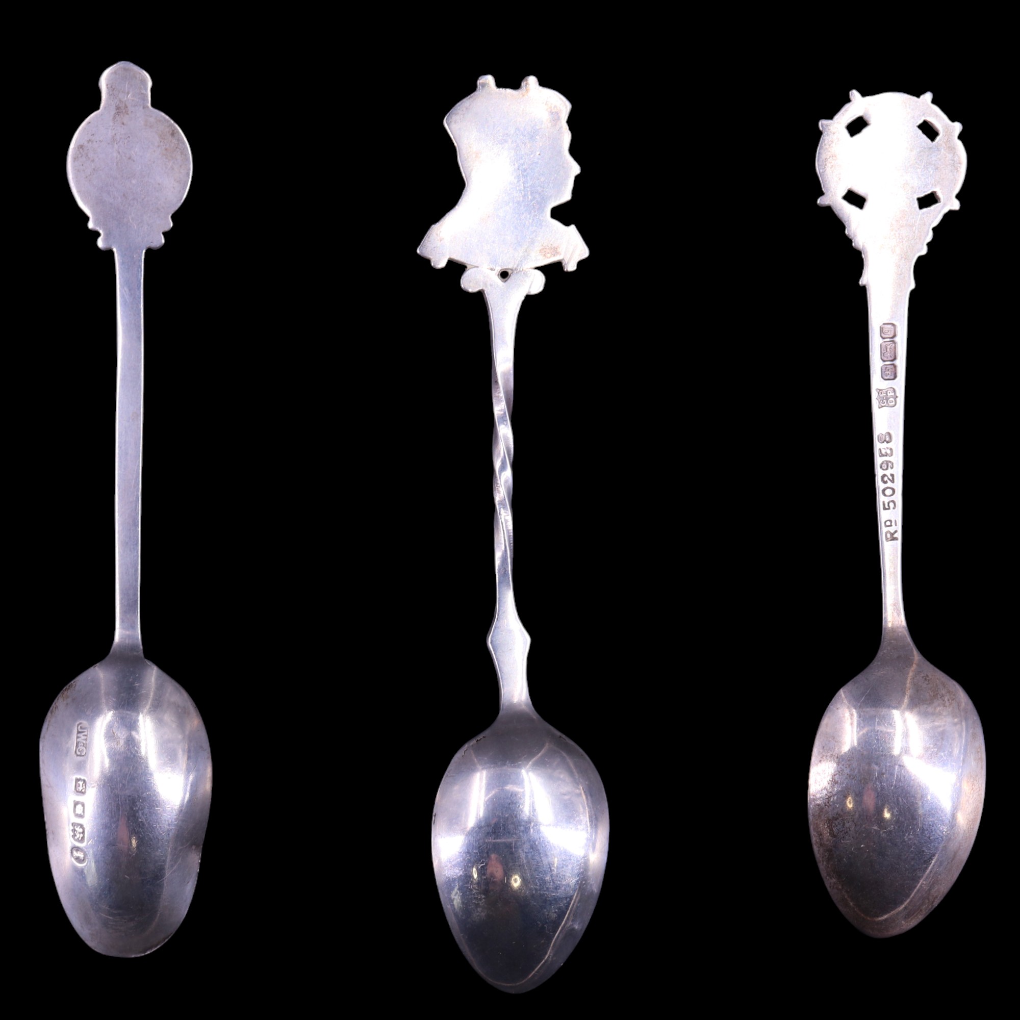 Two silver 1935 Jubilee souvenir teaspoons together with an Edwardian silver Society of Miniature - Image 2 of 4