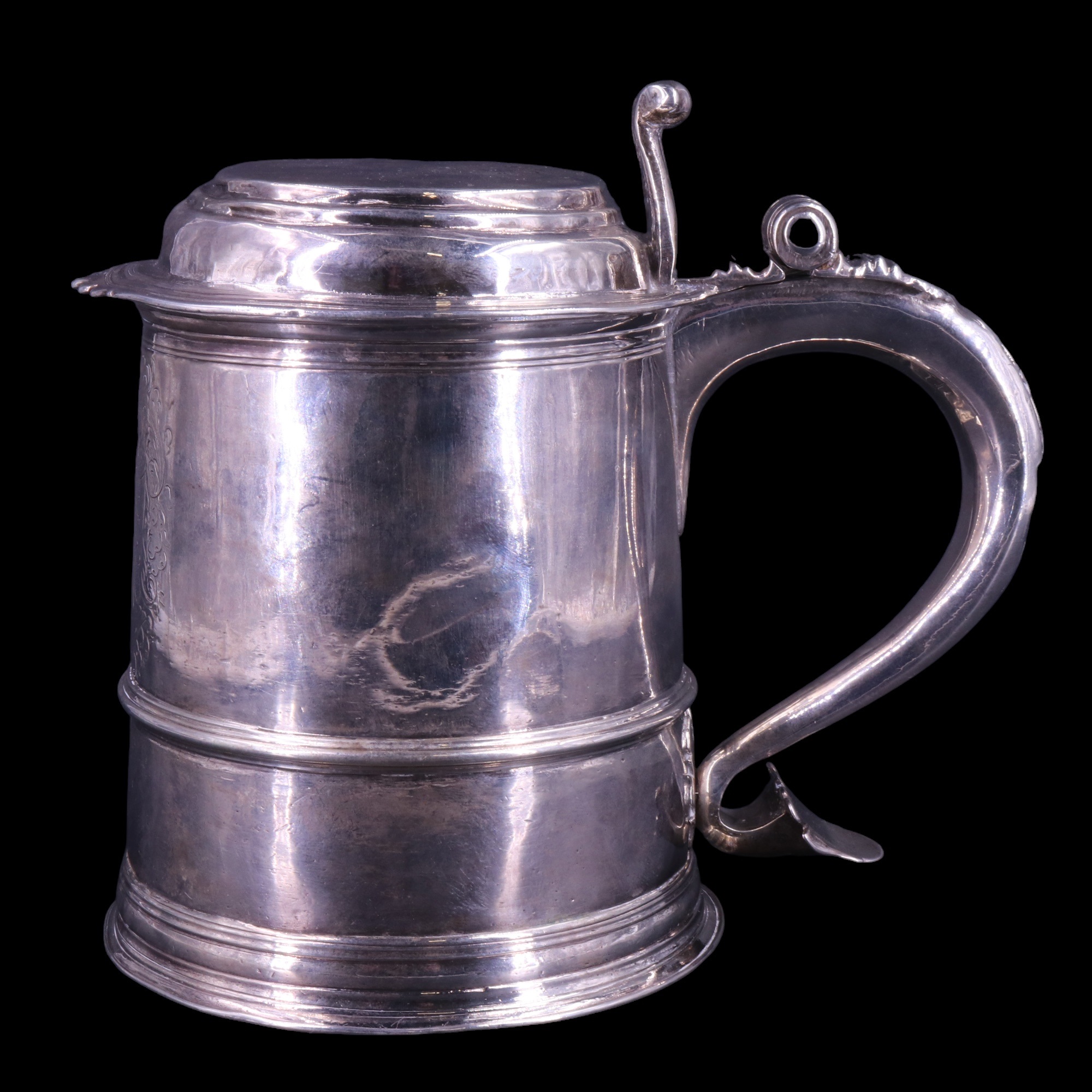 A William III silver lidded tankard, of typical subtly tapered form, its flat-topped lid having a - Image 5 of 23
