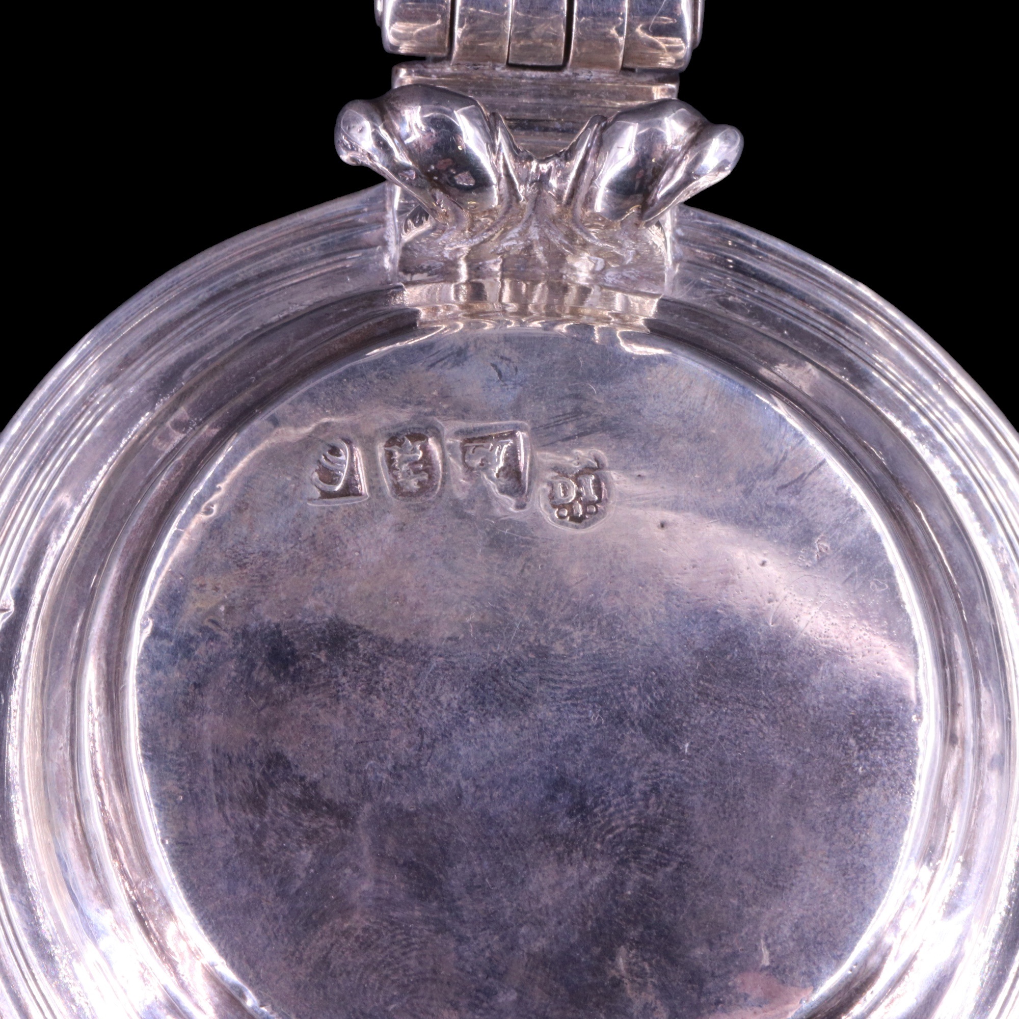 A William III silver lidded tankard, of typical subtly tapered form, its flat-topped lid having a - Image 11 of 23