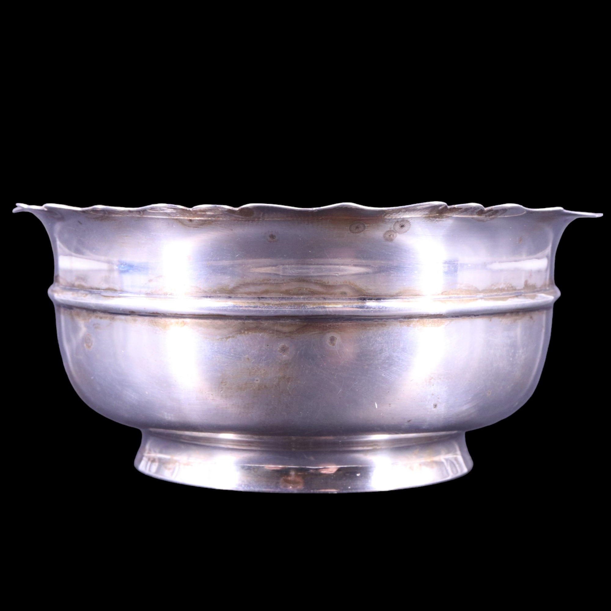 An Edwardian silver sugar bowl, J Sherwood & Sons, Birmingham, 1907, 10 cm diameter x 4.5 cm height, - Image 2 of 3