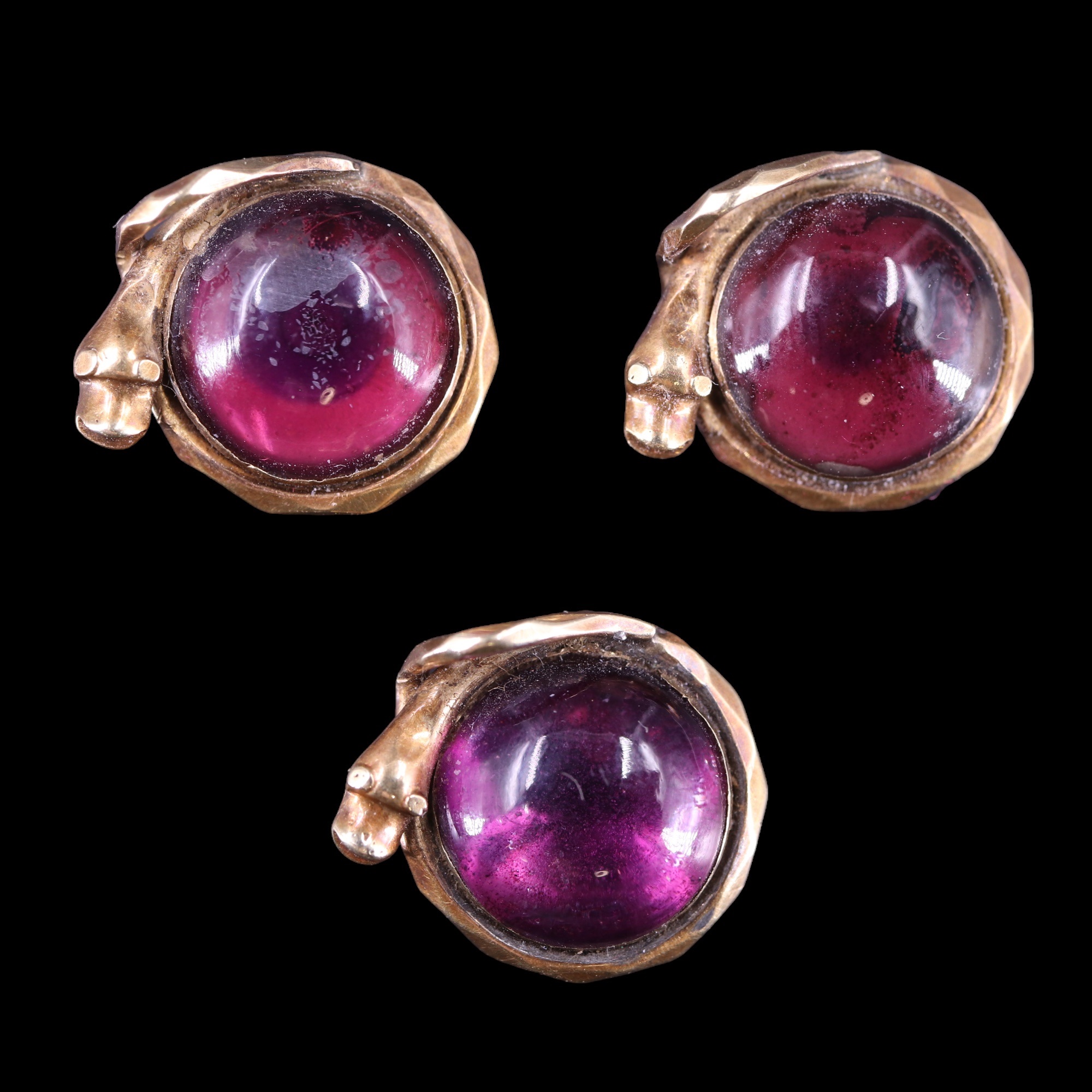 A cased set of three Victorian 9ct gold fancy shirt studs each comprising an amethyst coloured - Image 2 of 3