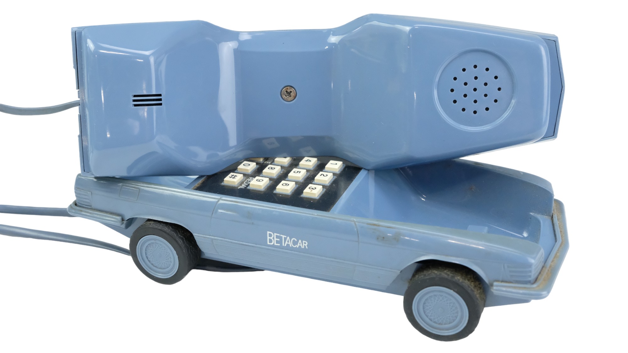 A 1980s Betacom Betacar novelty telephone modelled as a car, 22 x 9.5 x 7 cm - Image 2 of 5