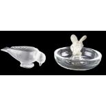 A Sevres glass owl ring dish together with an frosted bird dish, former 13 cm diameter