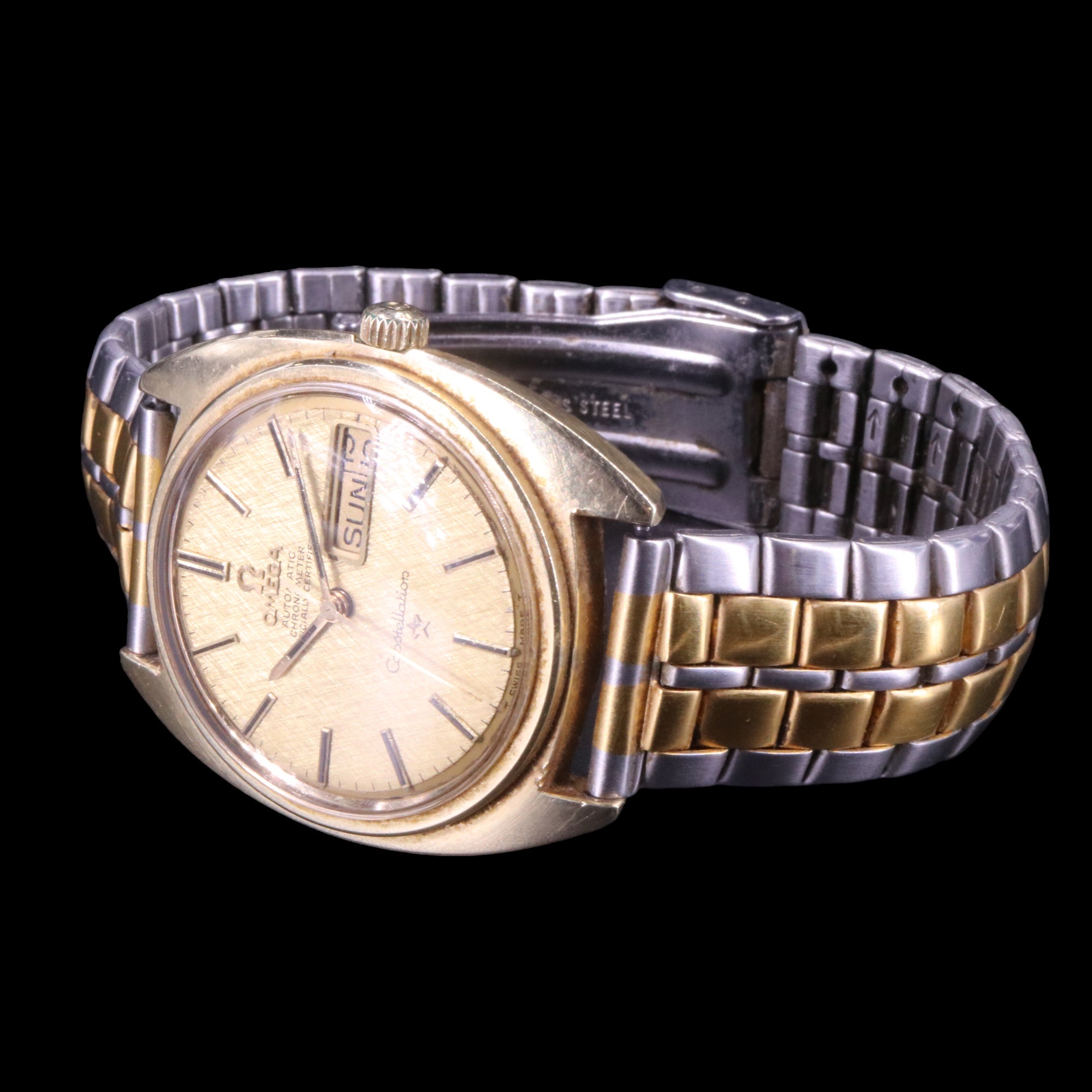 A 1960s/1970s Omega Constellation gold-plated wristwatch, having an automatic chronometer calibre - Image 2 of 5