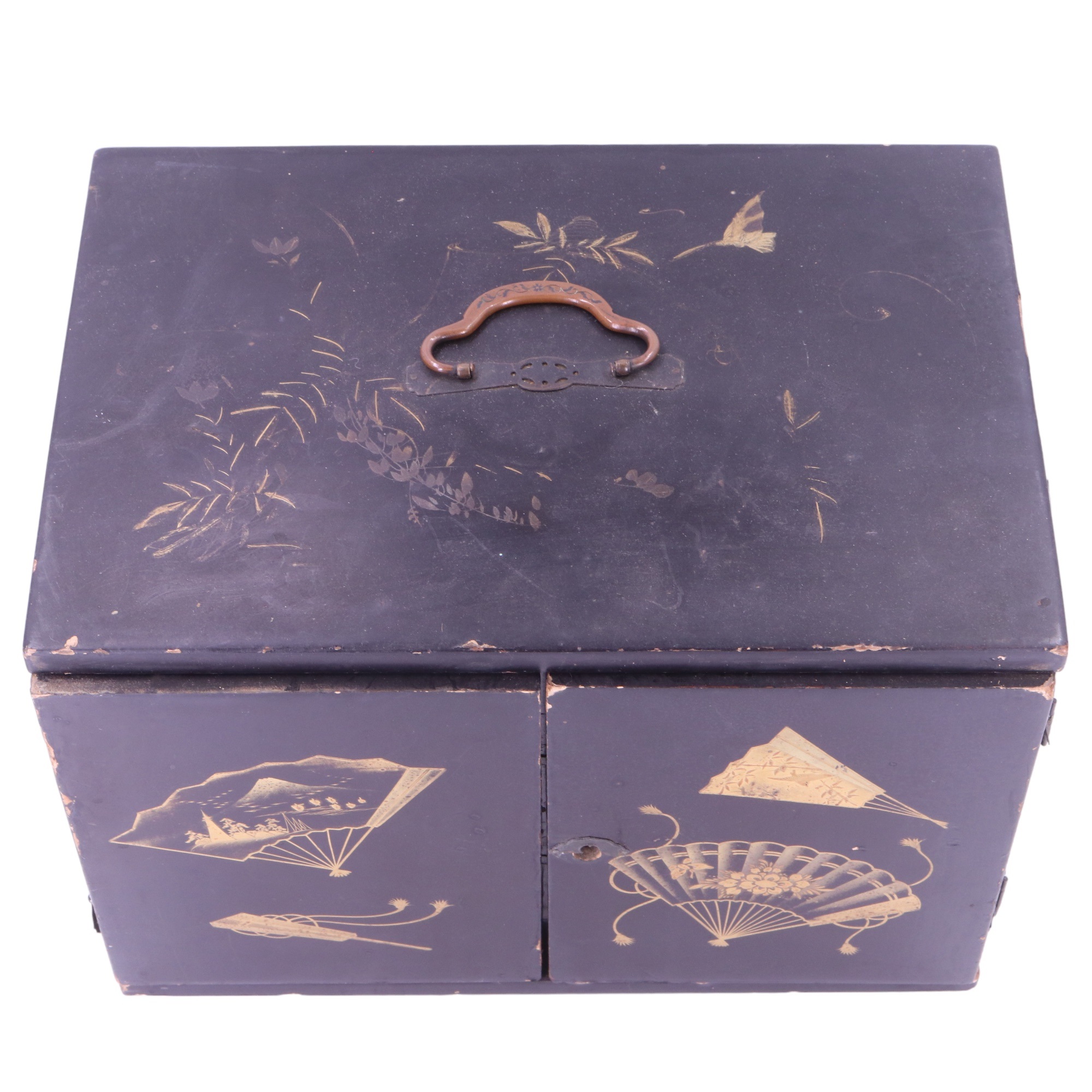 An early 20th Century Japanese lacquered jewellery or similar table-top chest, 30 x 21 x 22 cm, ( - Image 2 of 6