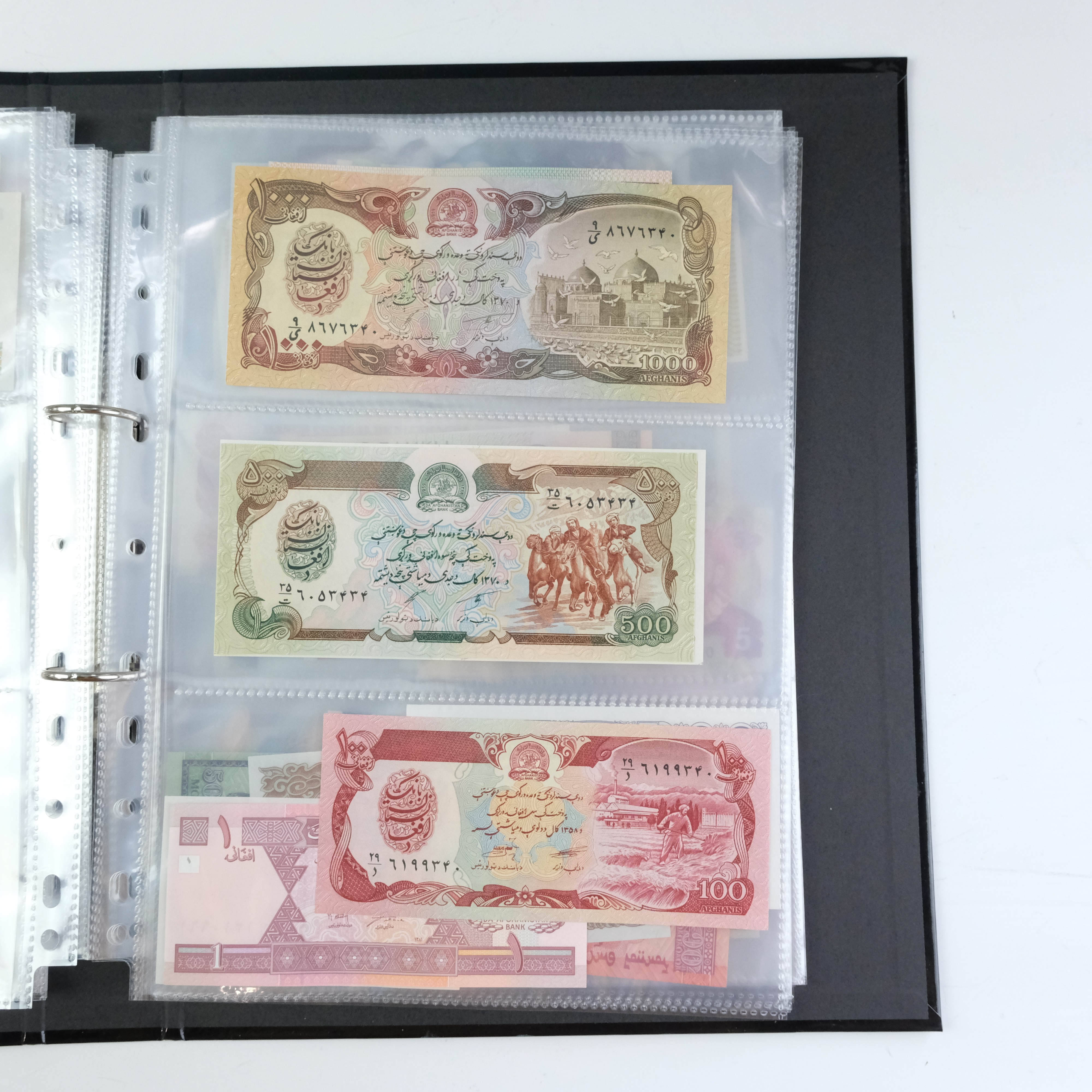A well-presented album of world banknotes including Indonesia, Yugoslavia, Belarus, Peru, Brazil, - Image 14 of 30