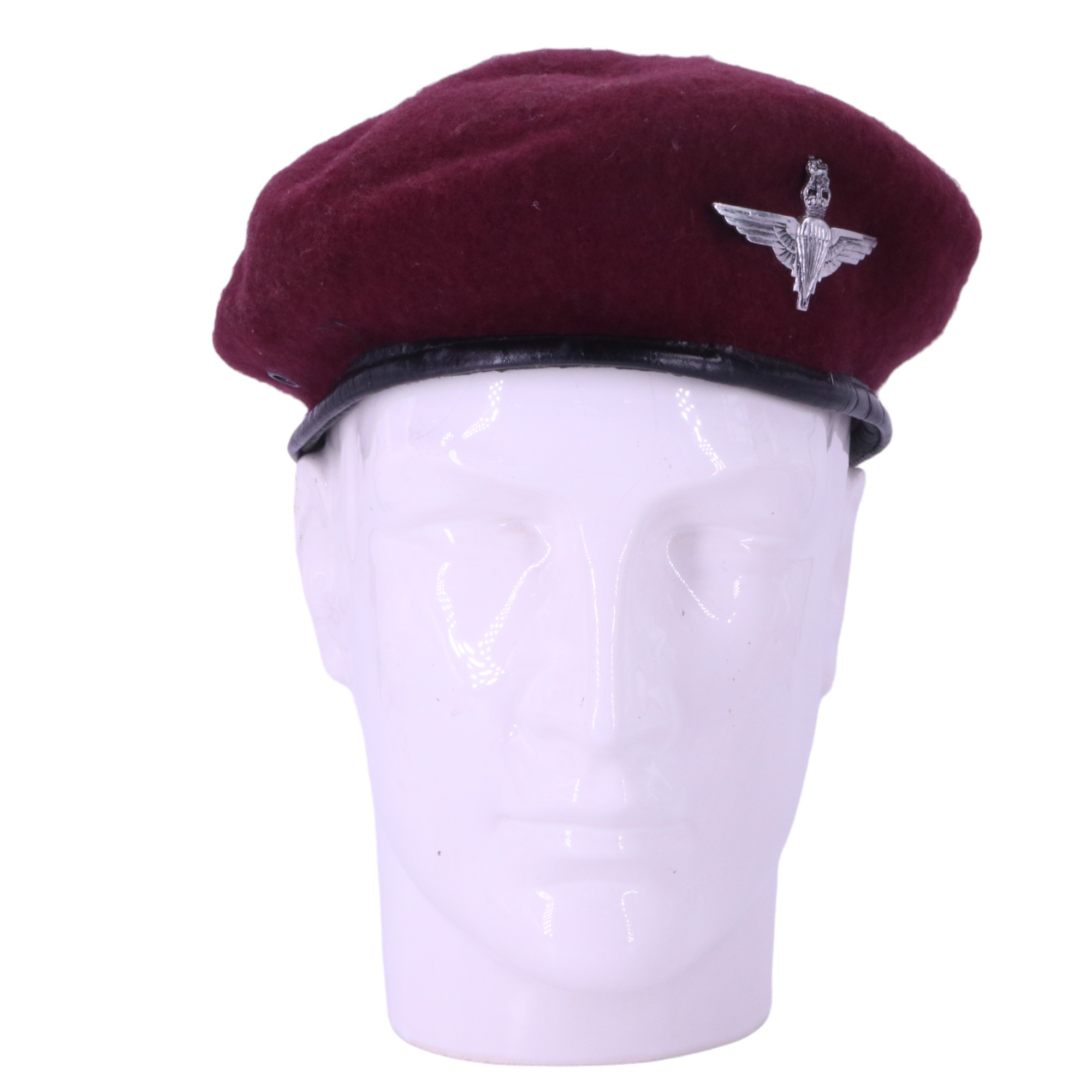 A post-1952 Parachute Regiment beret together with anodised aluminium Staybrite cap and collar - Image 3 of 8