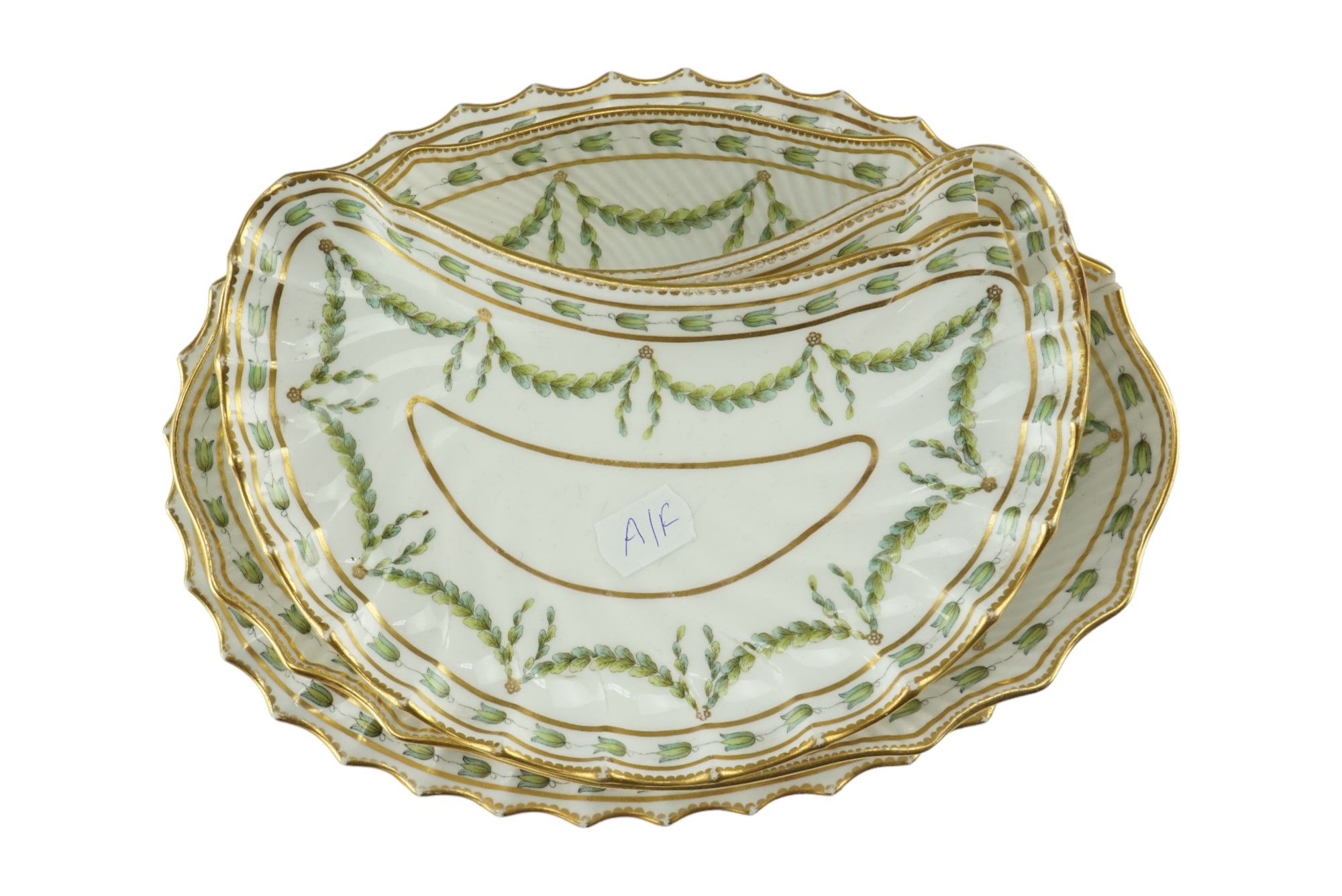 A quantity of early 20th Century Copeland hand-painted dinnerware, decorated with laurel garlands - Image 7 of 7