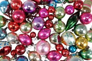 A quantity of vintage christmas tree glass baubles