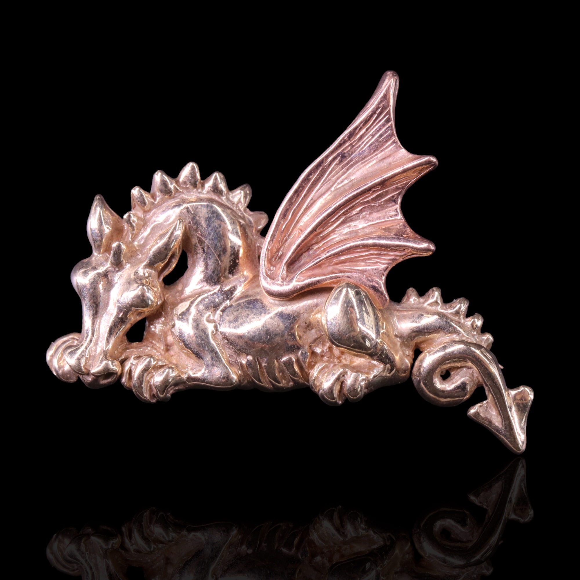 A contemporary Clogau Welsh two-colour 9 ct gold brooch in the form of a Welsh dragon, 33 mm, 7.2 g