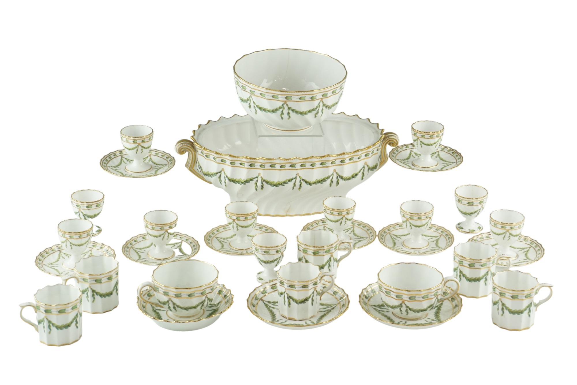 A quantity of early 20th Century Copeland hand-painted dinnerware, decorated with laurel garlands - Image 3 of 7