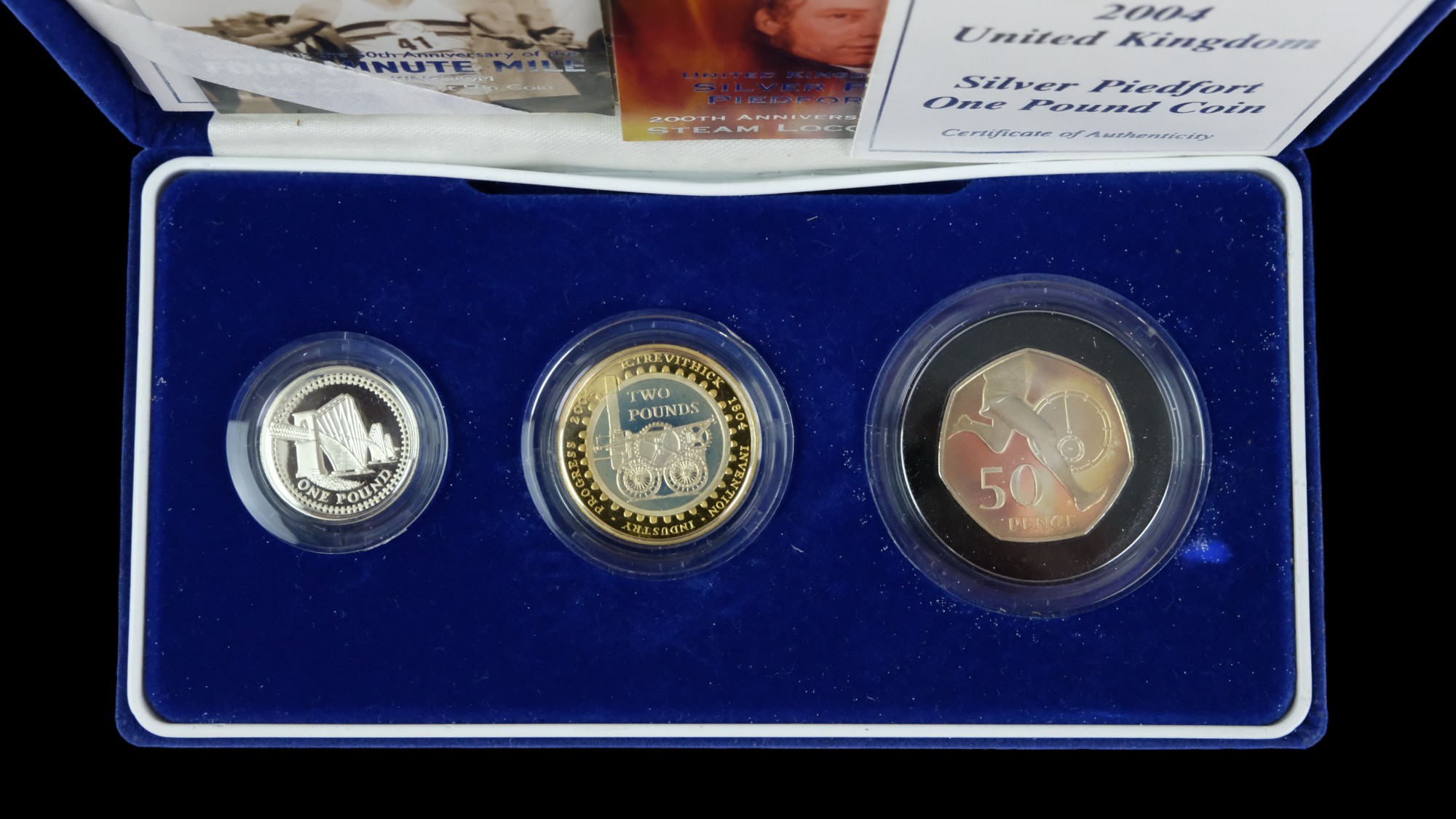 A cased Royal Mint 2004 Silver Proof Piedfort three coin collection - Image 2 of 4