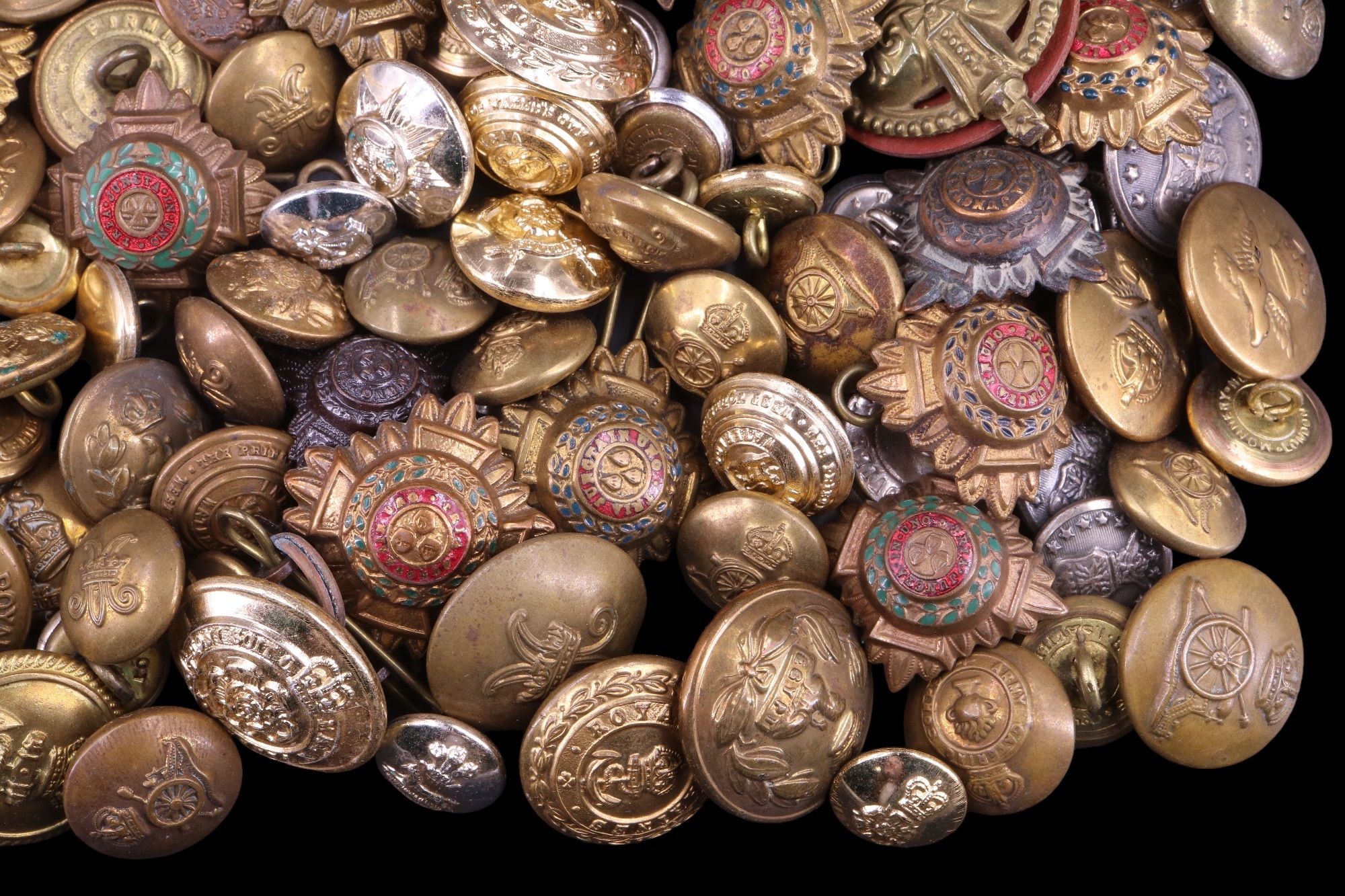 A quantity of British army buttons and rank badges etc - Image 5 of 7