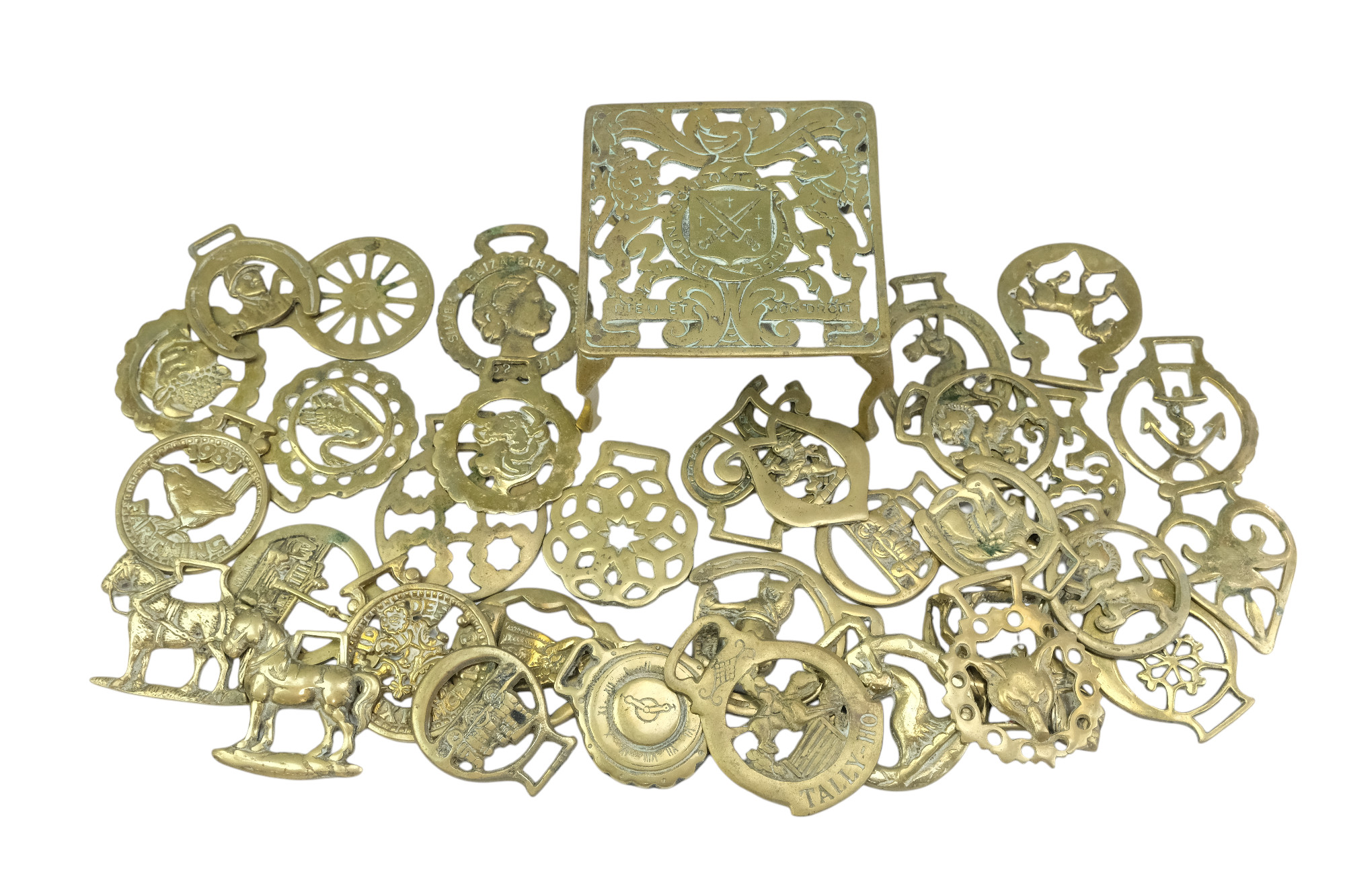 A quantity of horse brasses and trivet - Image 2 of 2