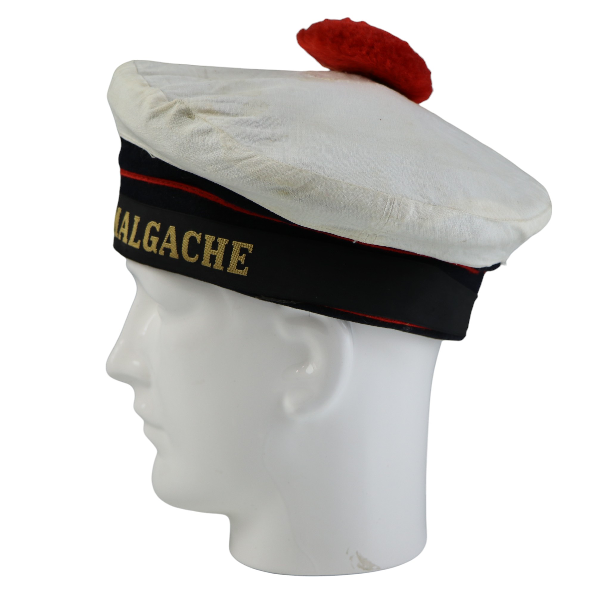 Sundry military and other uniform caps including a mid-20th Century French navy rating's cap, a QEII - Image 21 of 25