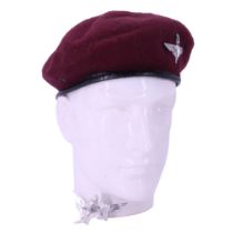 A post-1952 Parachute Regiment beret together with anodised aluminium Staybrite cap and collar