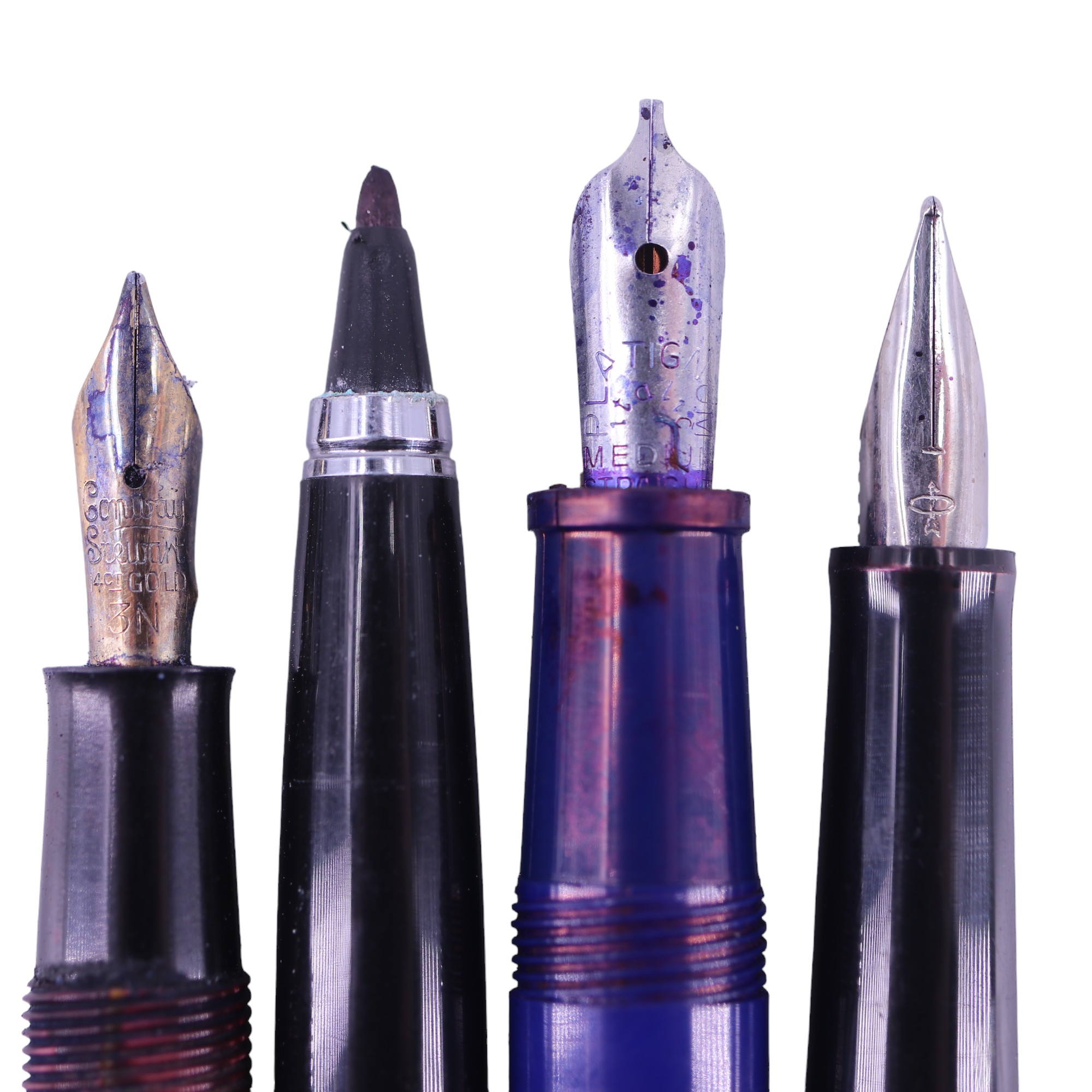 Eight vintage fountain pens including a Conway Stewart 12, Waterman's 513, Osmiroid, two Parkers, - Image 4 of 5