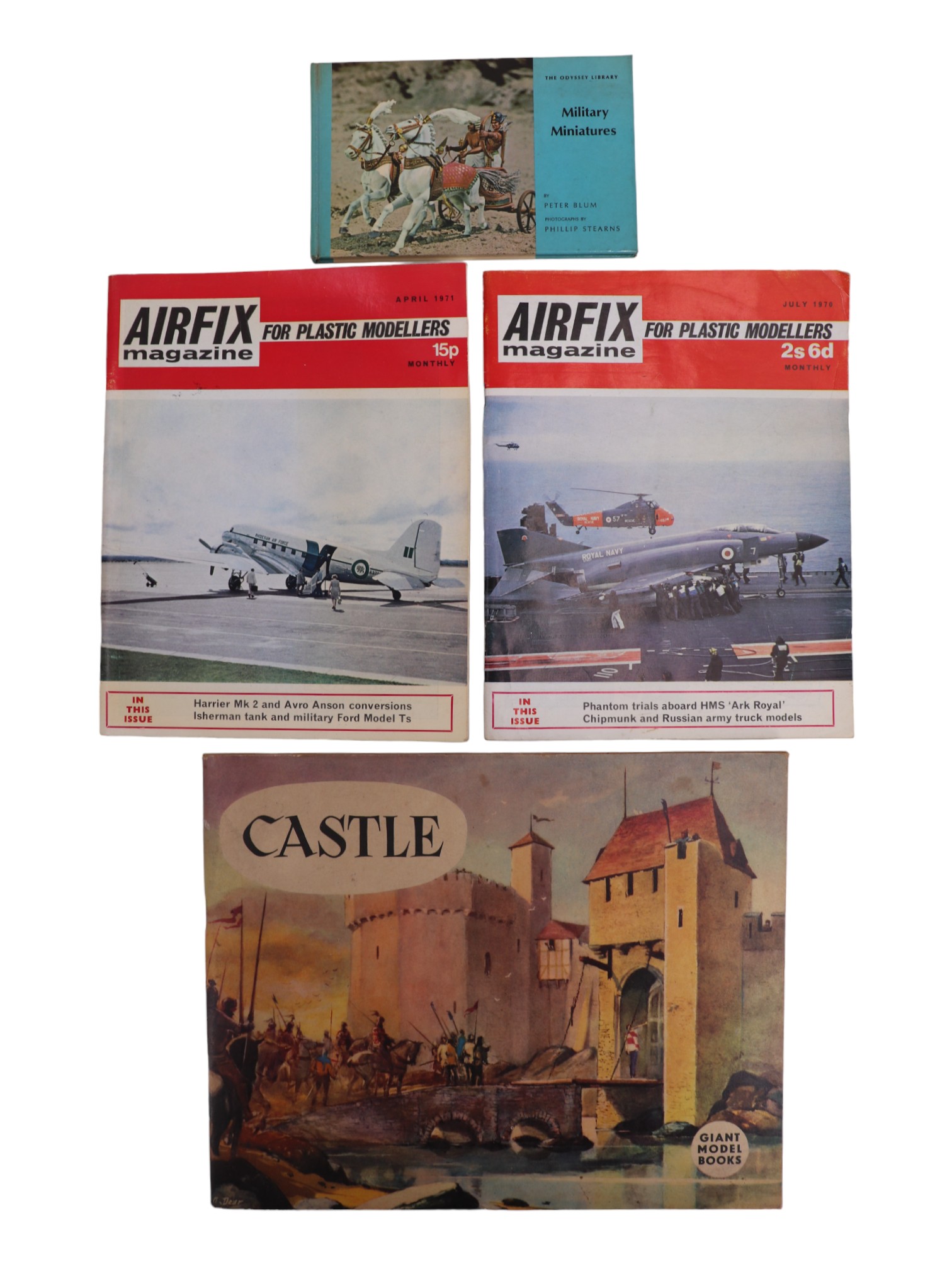 A quantity of magazines and booklets relating to military miniatures, model soldiers, etc, including - Image 3 of 5