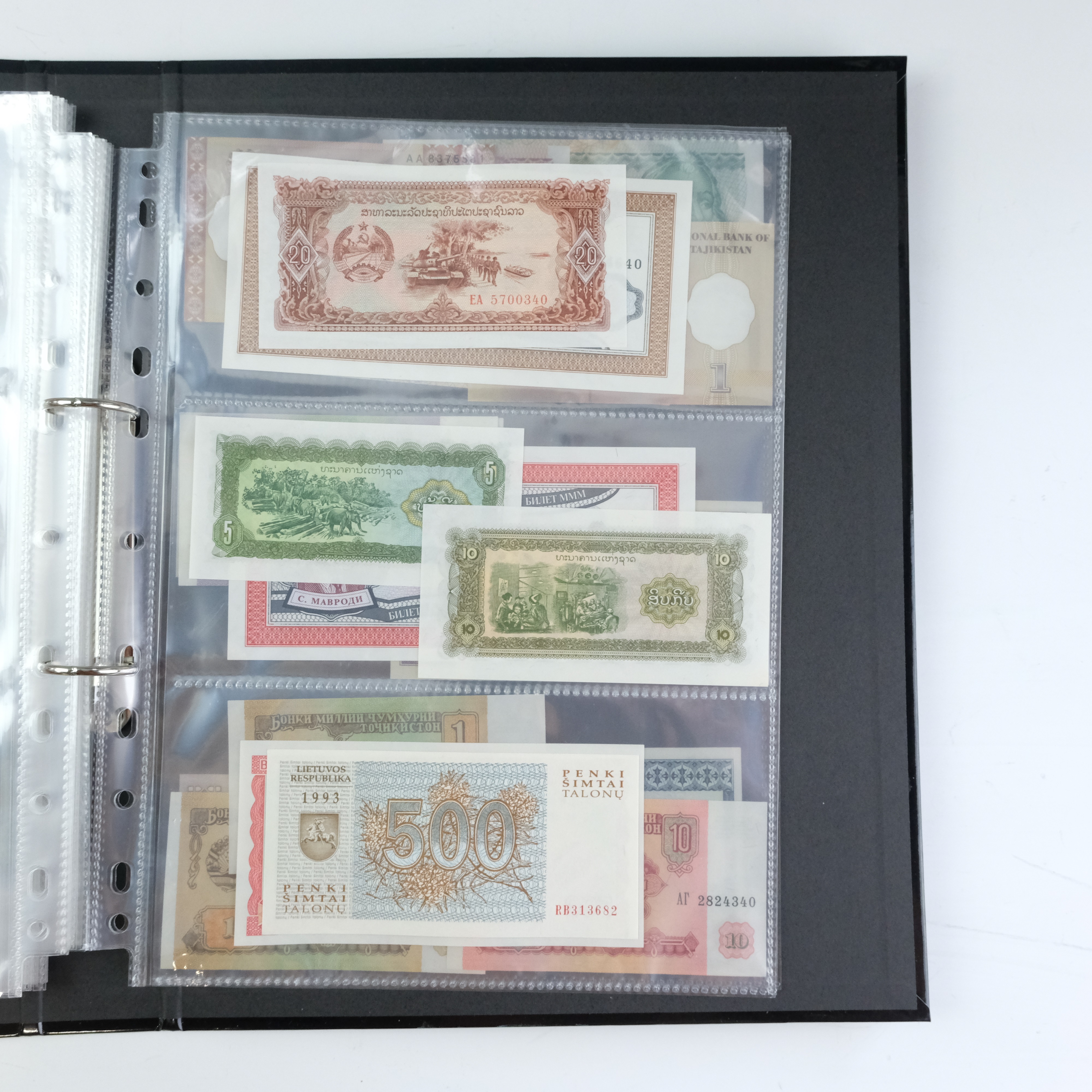 A well-presented album of world banknotes including Indonesia, Yugoslavia, Belarus, Peru, Brazil, - Image 27 of 30