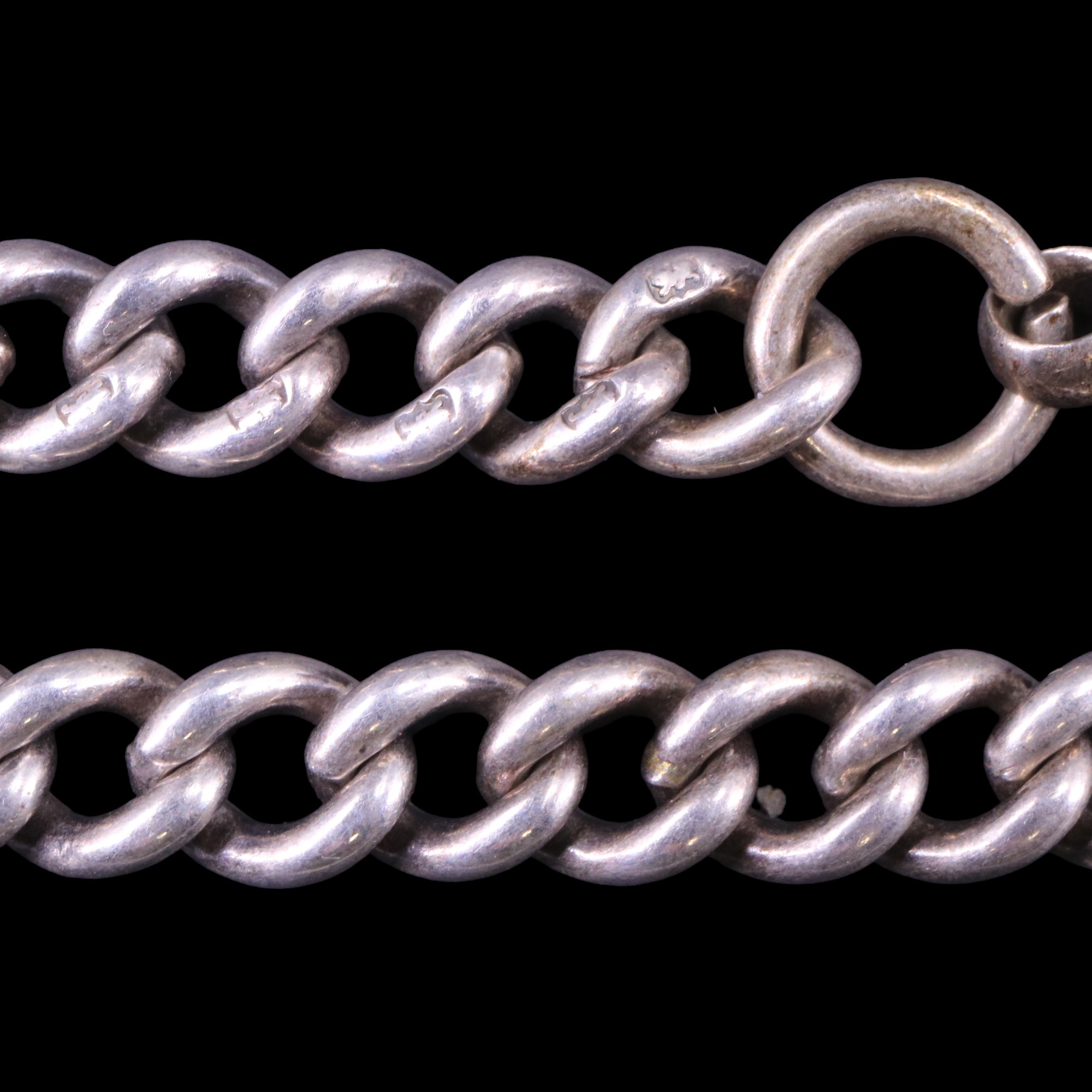 A late 19th / early 20th Century silver curb-link watch chain, 21.5 cm, 17 g - Image 2 of 2