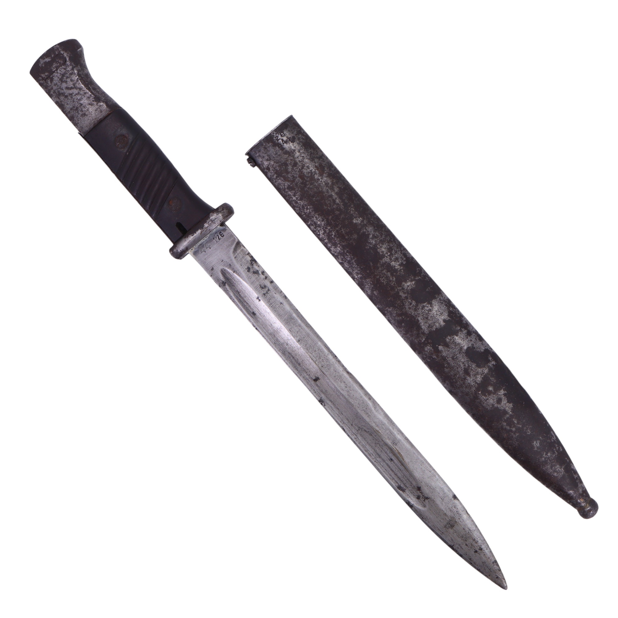 A German Third Reich S84/98 bayonet by Holler, dated 1944, (scabbard and bayonet bearing matching - Image 2 of 5