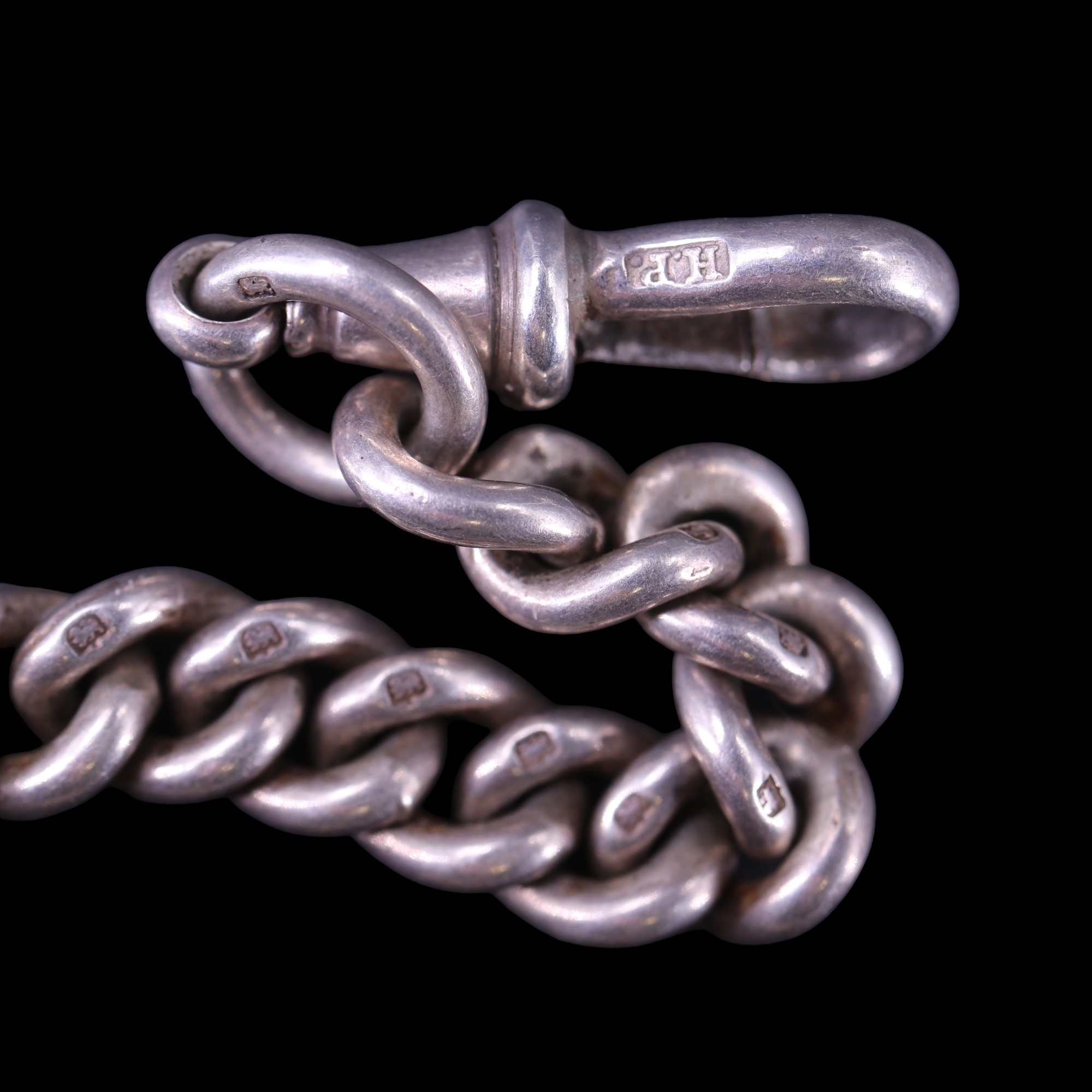 A late 19th / early 20th Century silver curb link double watch chain, 37 cm, 60 g - Image 4 of 4