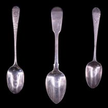 Three George III silver teaspoons, largest 14 cm, 43 g total weight