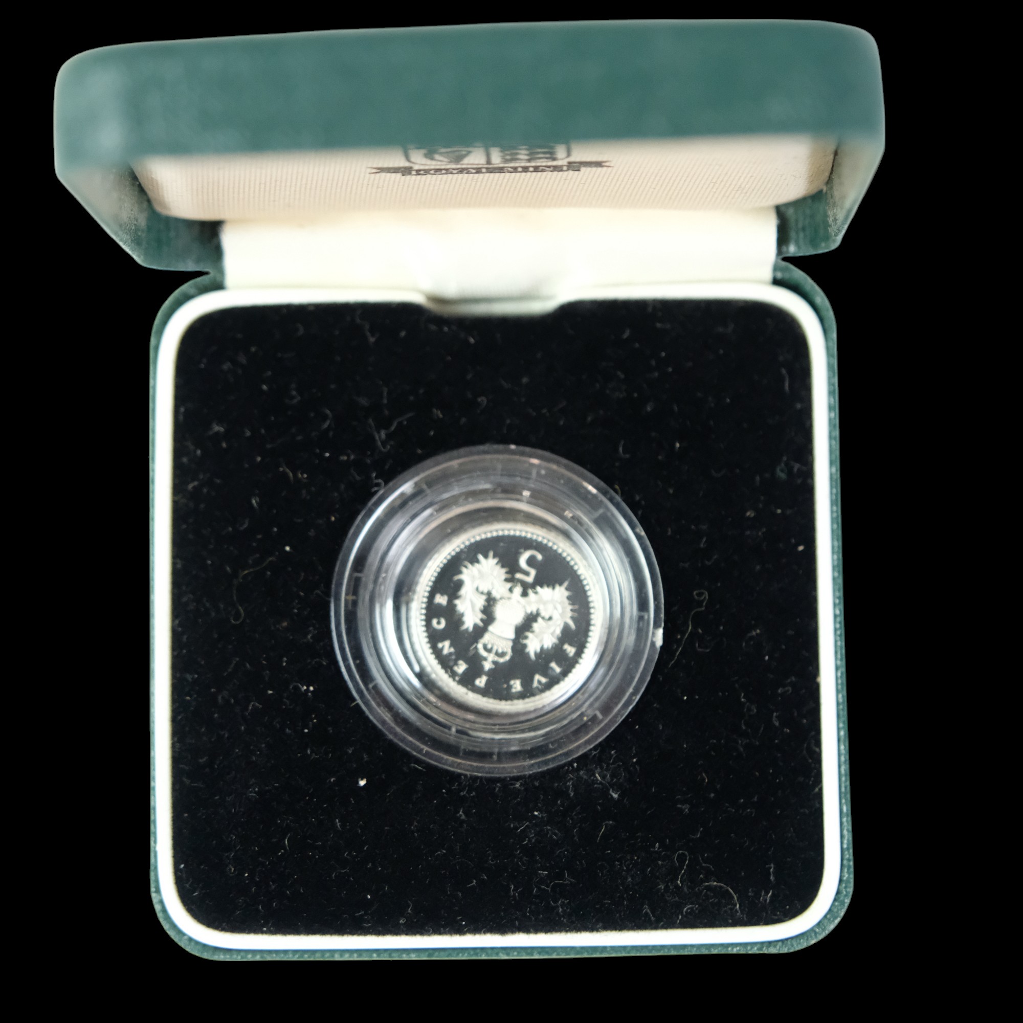 A cased Royal Mint 1990 Silver Proof Five Pence Two-Coin Set, together with 1990 five pence and a - Image 8 of 8