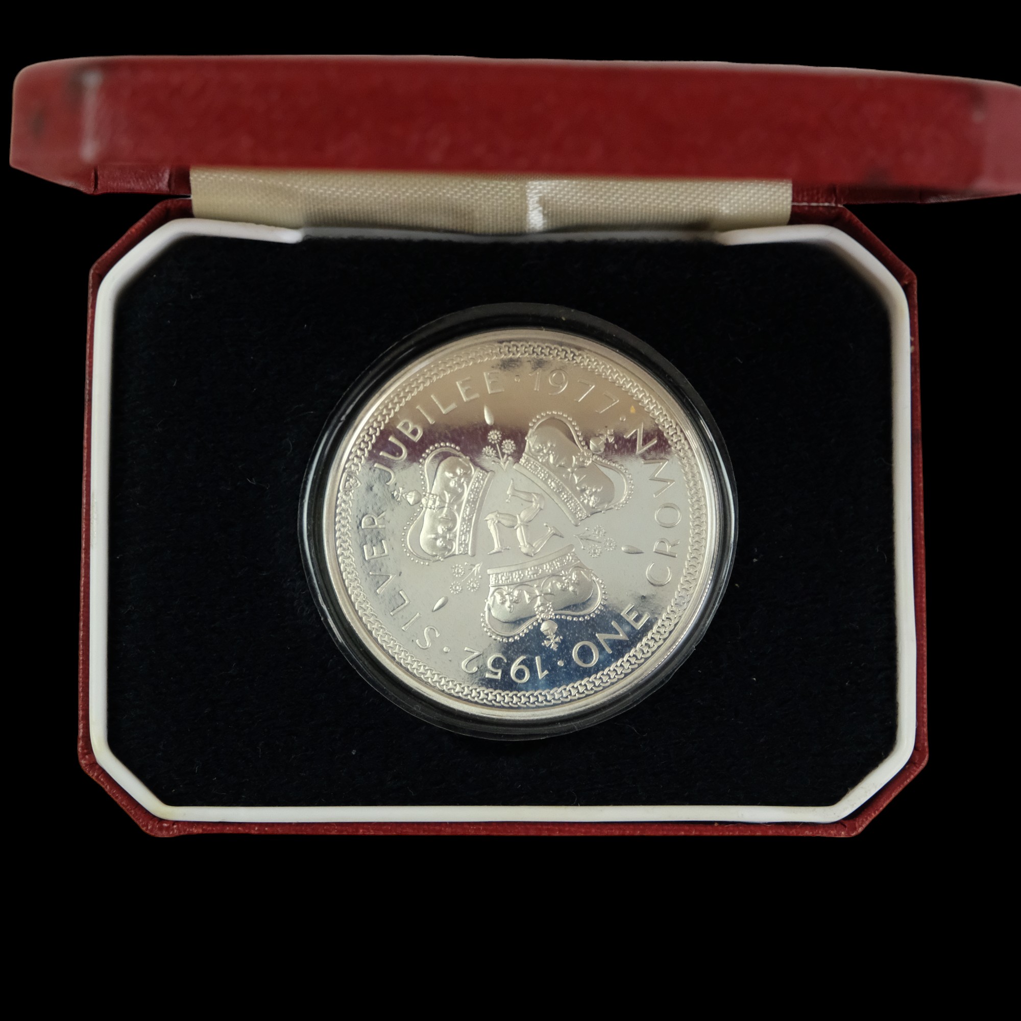A group of silver proof royal commemorative coins including a 1996 70th Birthday crown, 1981 royal - Image 12 of 34