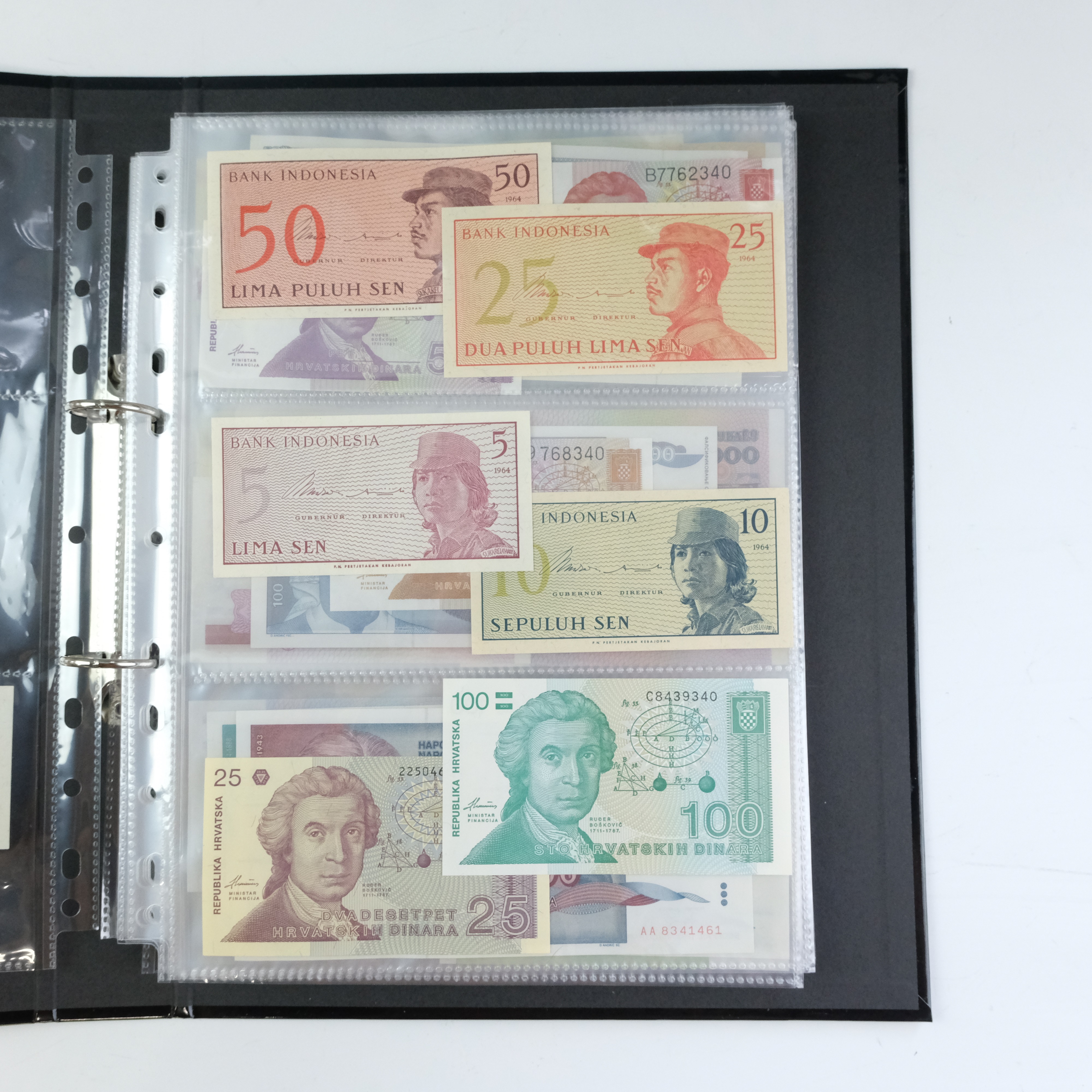 A well-presented album of world banknotes including Indonesia, Yugoslavia, Belarus, Peru, Brazil, - Image 2 of 30